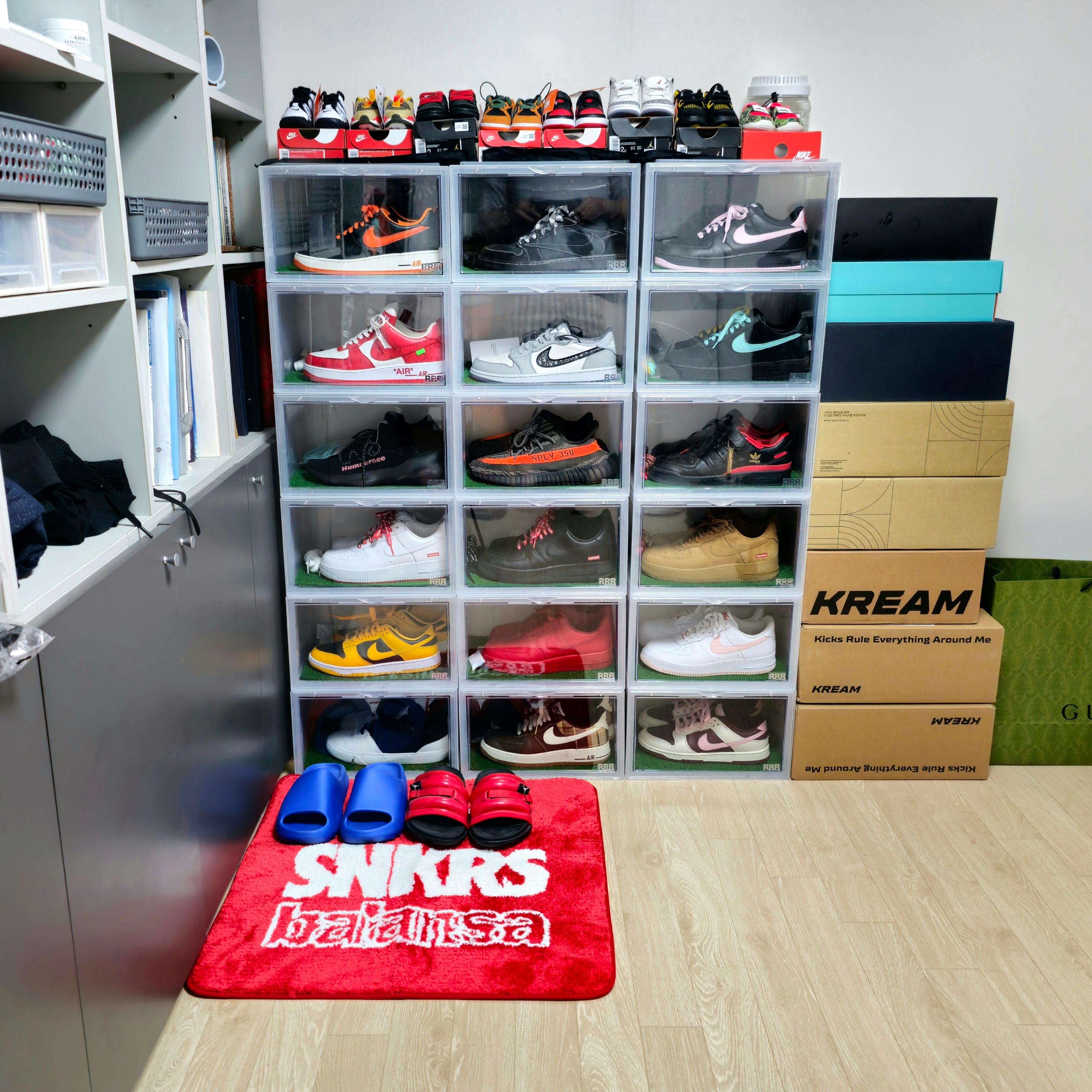 Adidas Yeezy Boost 350 V2 Carbon Beluga, Jordan 1 x Dior Low OG 착용 스타일