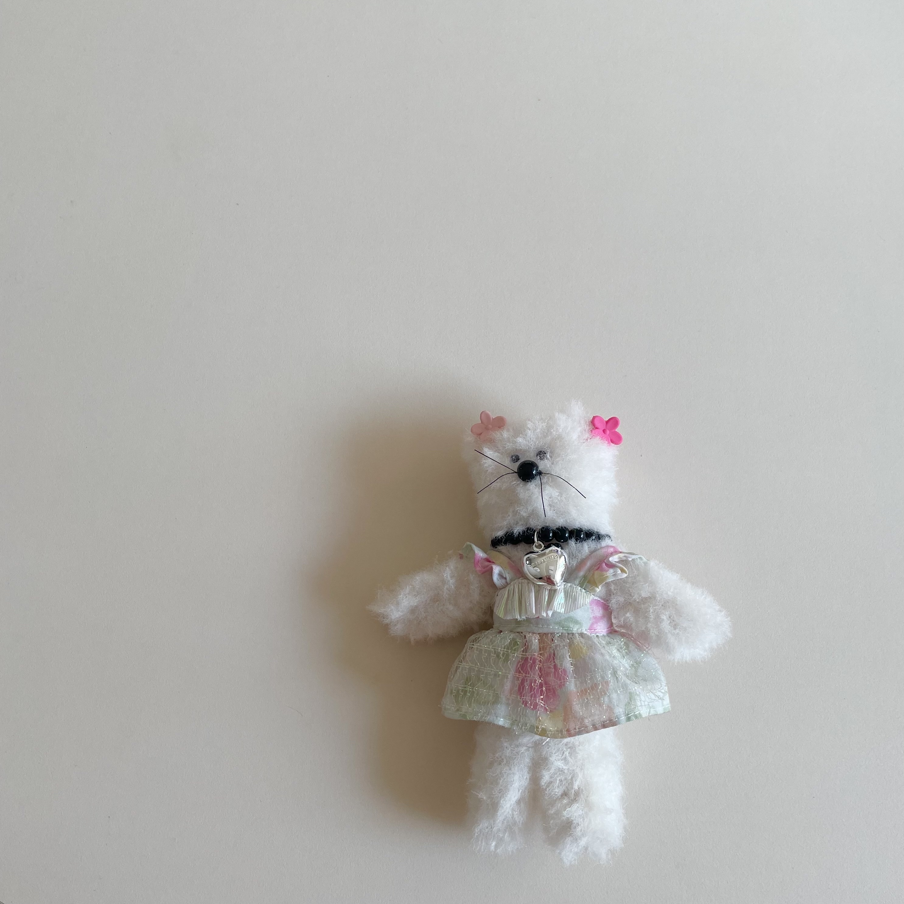 [KREAM 단독] Monamhee Creami Keyring Cream 착용 스타일