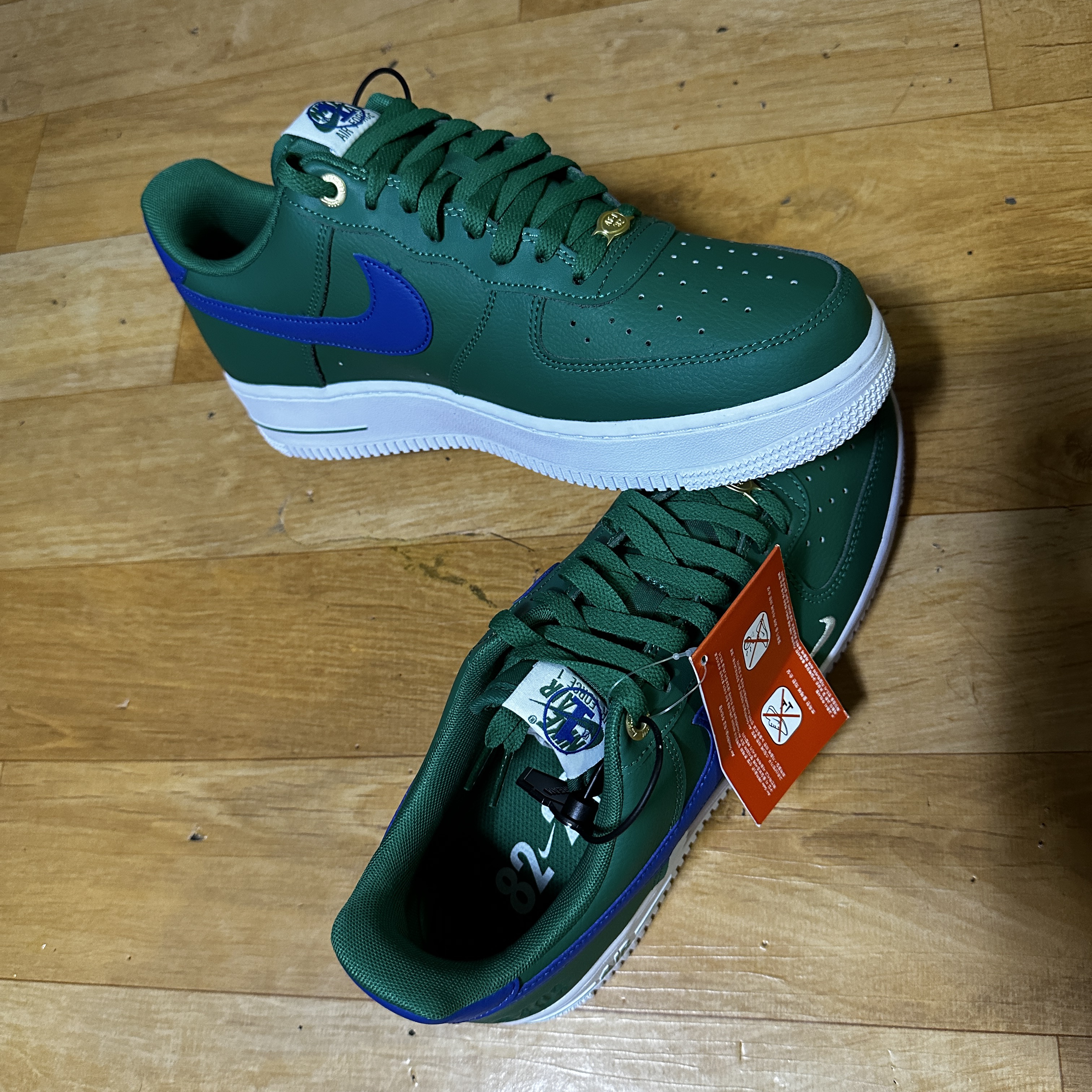 Nike Air Force 1 '07 LV8 40th Anniversary Join Forces Malachite Blue Jay 착용 스타일 - 1