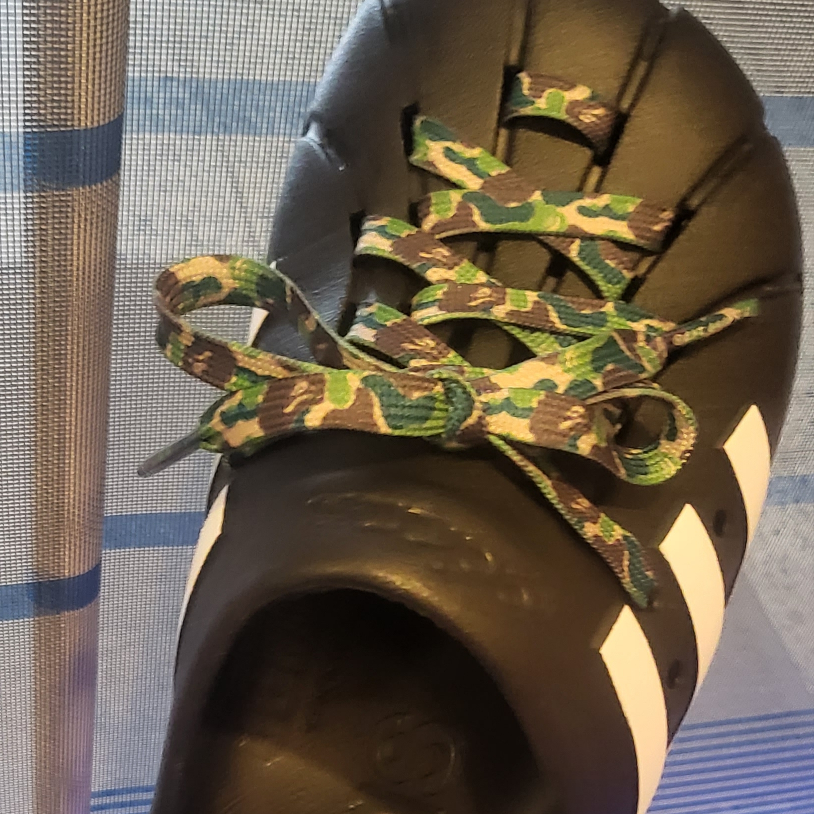Adidas Adilette Clog Black White 착용 스타일