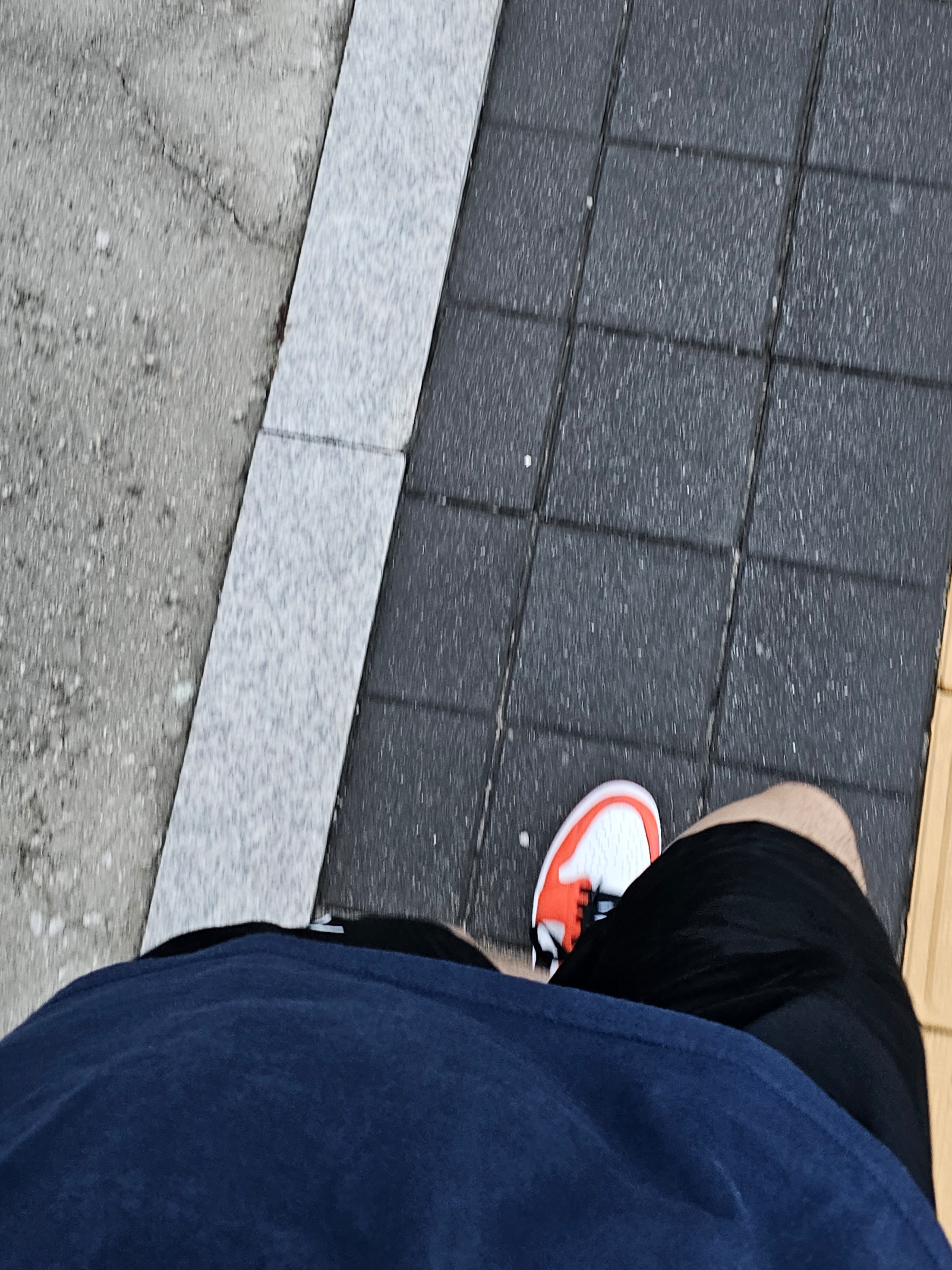 Jordan 1 Low OG Starfish, Stussy Basic Stussy T-Shirt Navy 2023 착용 스타일
