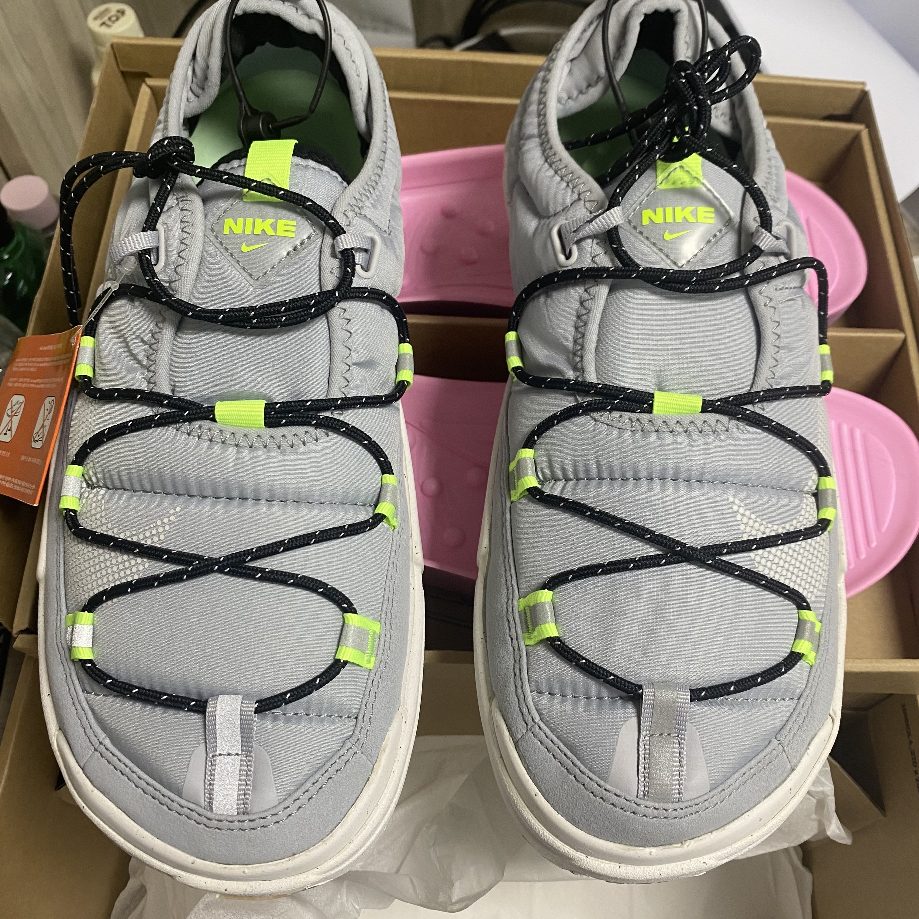 Nike Offline Pack Wolf Grey Summit White 착용 스타일