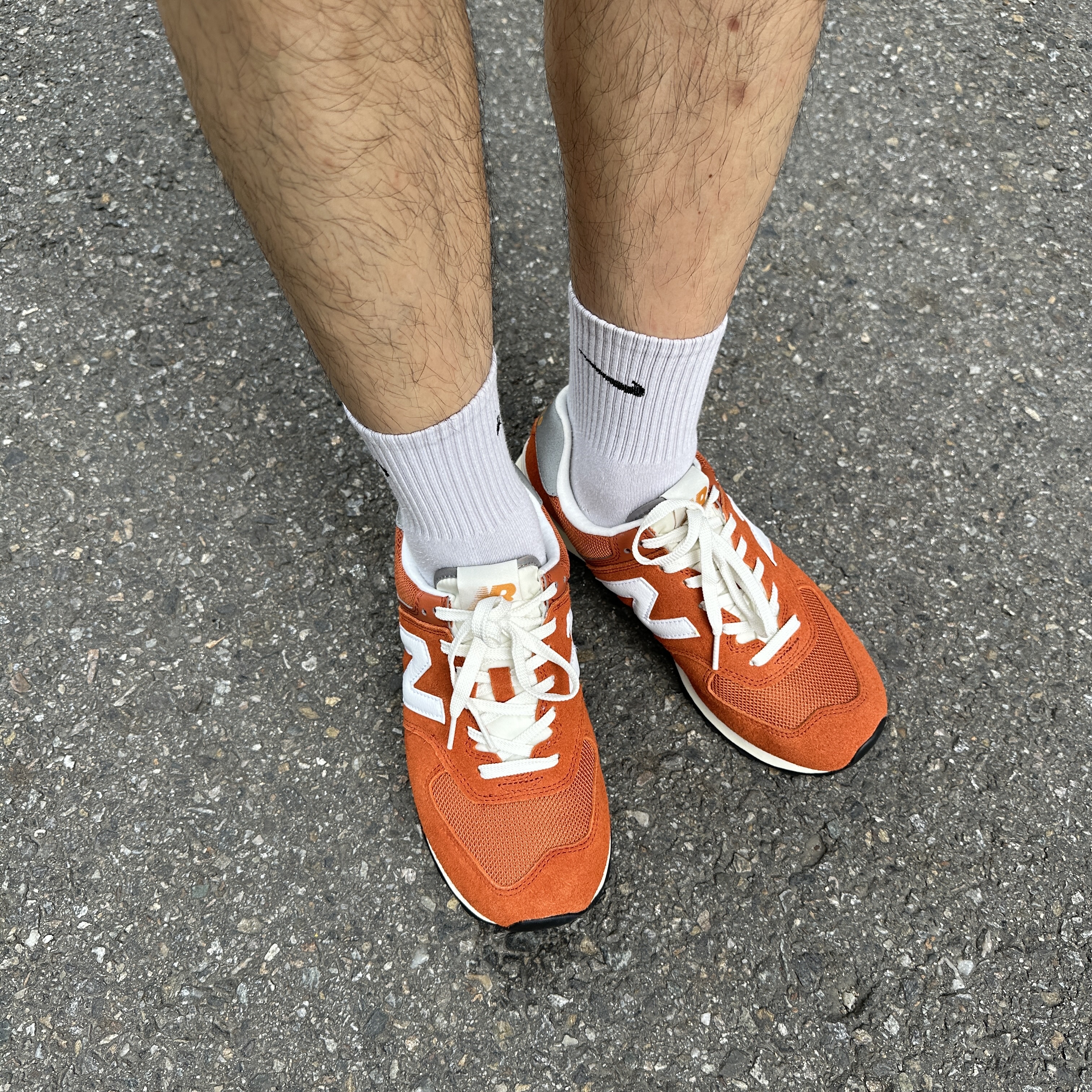 New Balance 574 Heritage Orange Burst White 착용 스타일 - 1