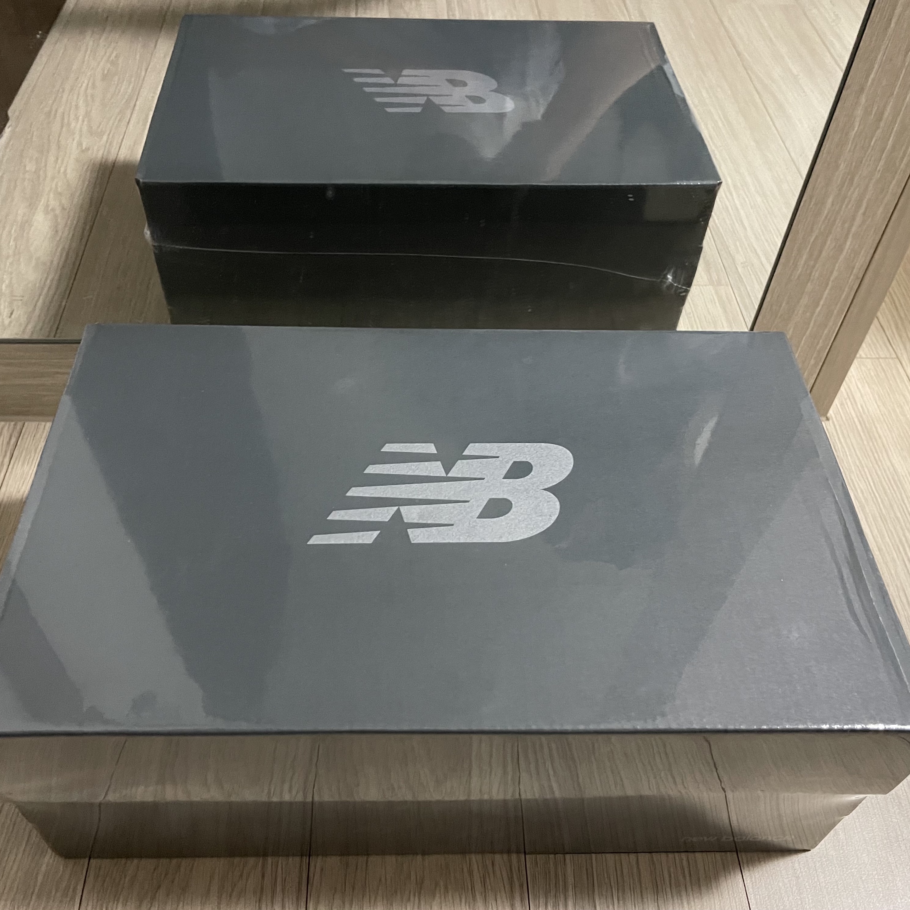 New Balance 2002R Grey 착용 스타일 - 1