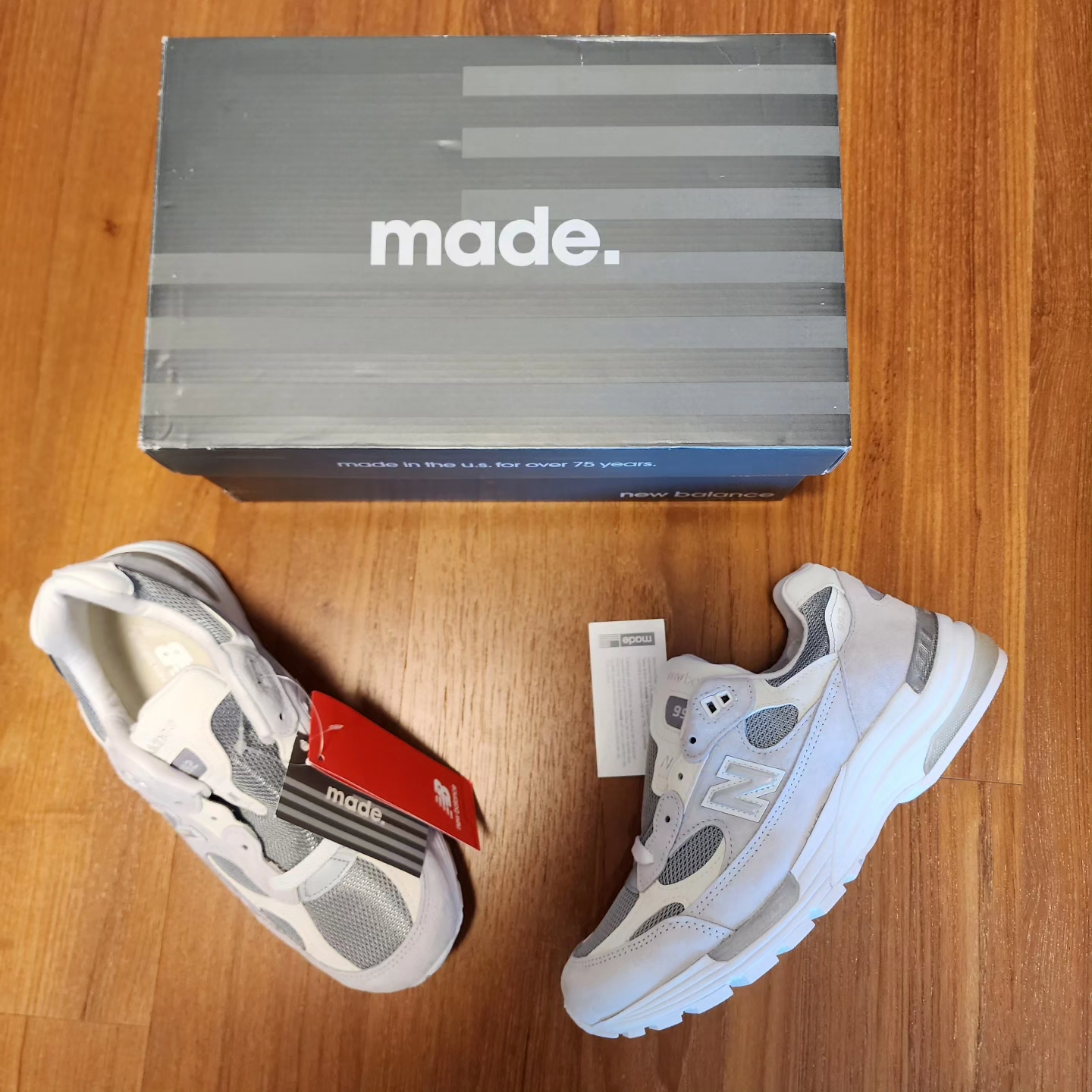 New Balance 992 Made in USA White Silver 착용 스타일 - 2