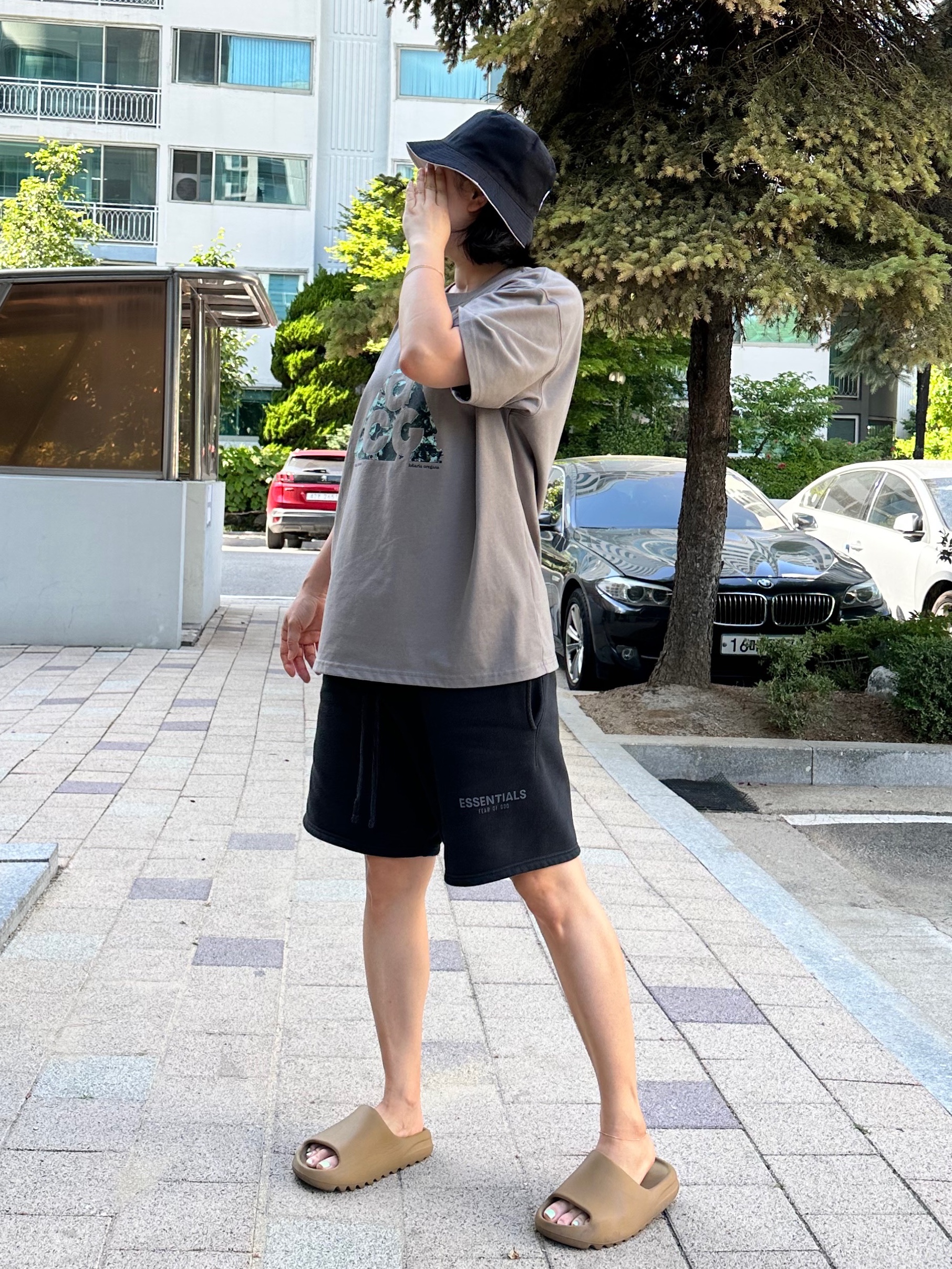 Nike NRG ACG SSNL T-Shirt Olive Grey - Asia, Essentials Sweatshorts Black - 21SS 착용 스타일
