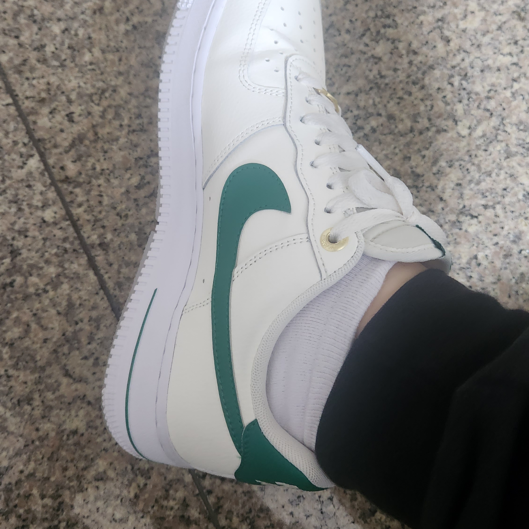 Nike Air Force 1 '07 LV8 40th Anniversary Join Forces Sail Malachite 착용 스타일 - 2