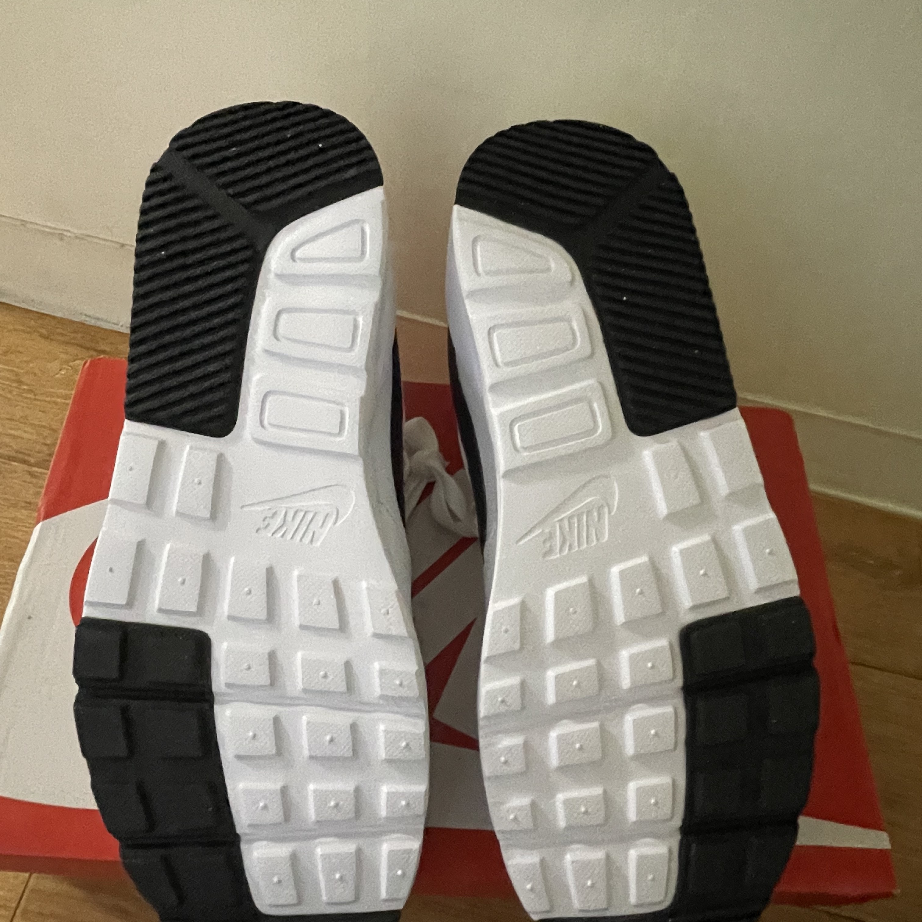 Nike Air Max SC White Black 착용 스타일 - 4