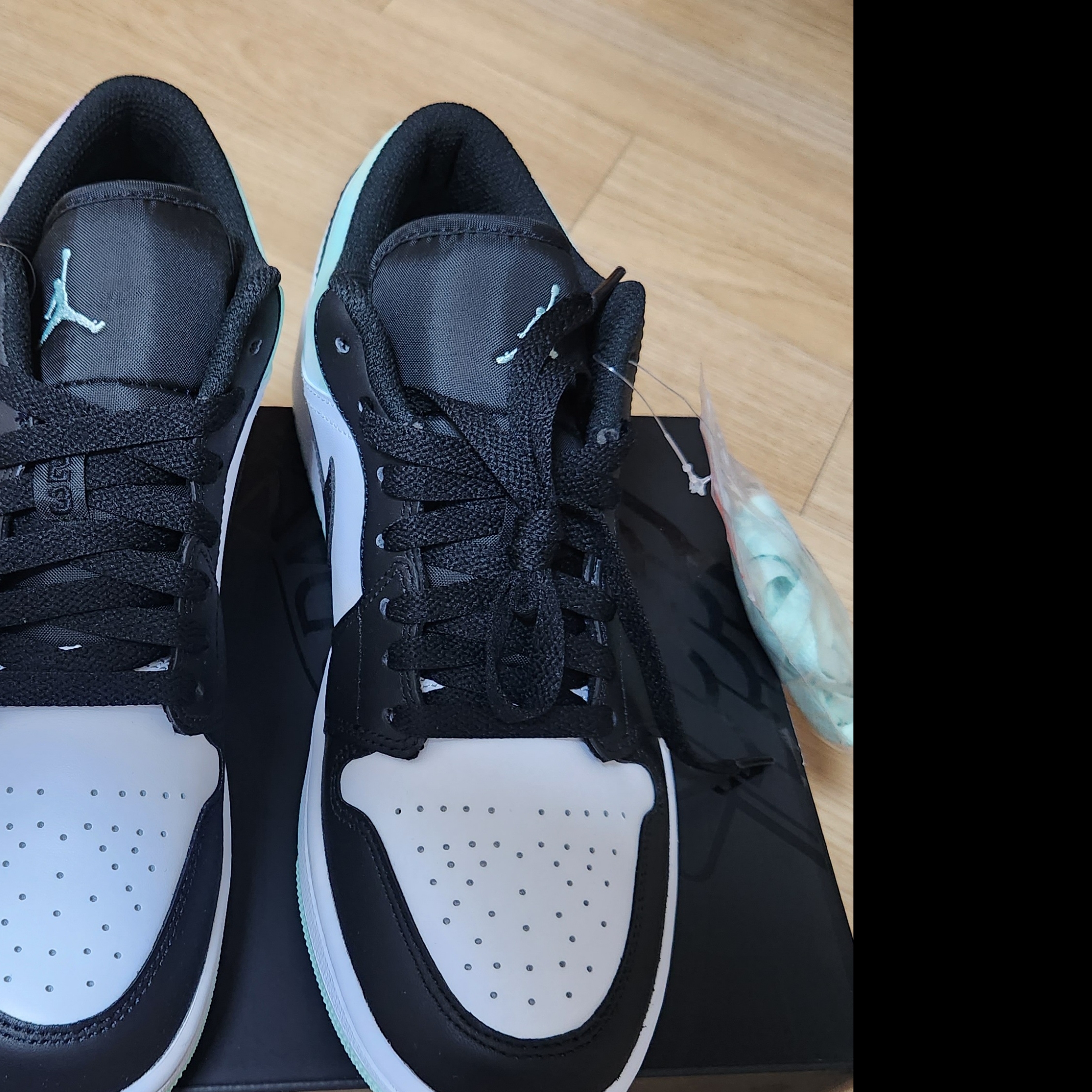 Jordan 1 Low SE White Black Tie-Dye 착용 스타일 - 2