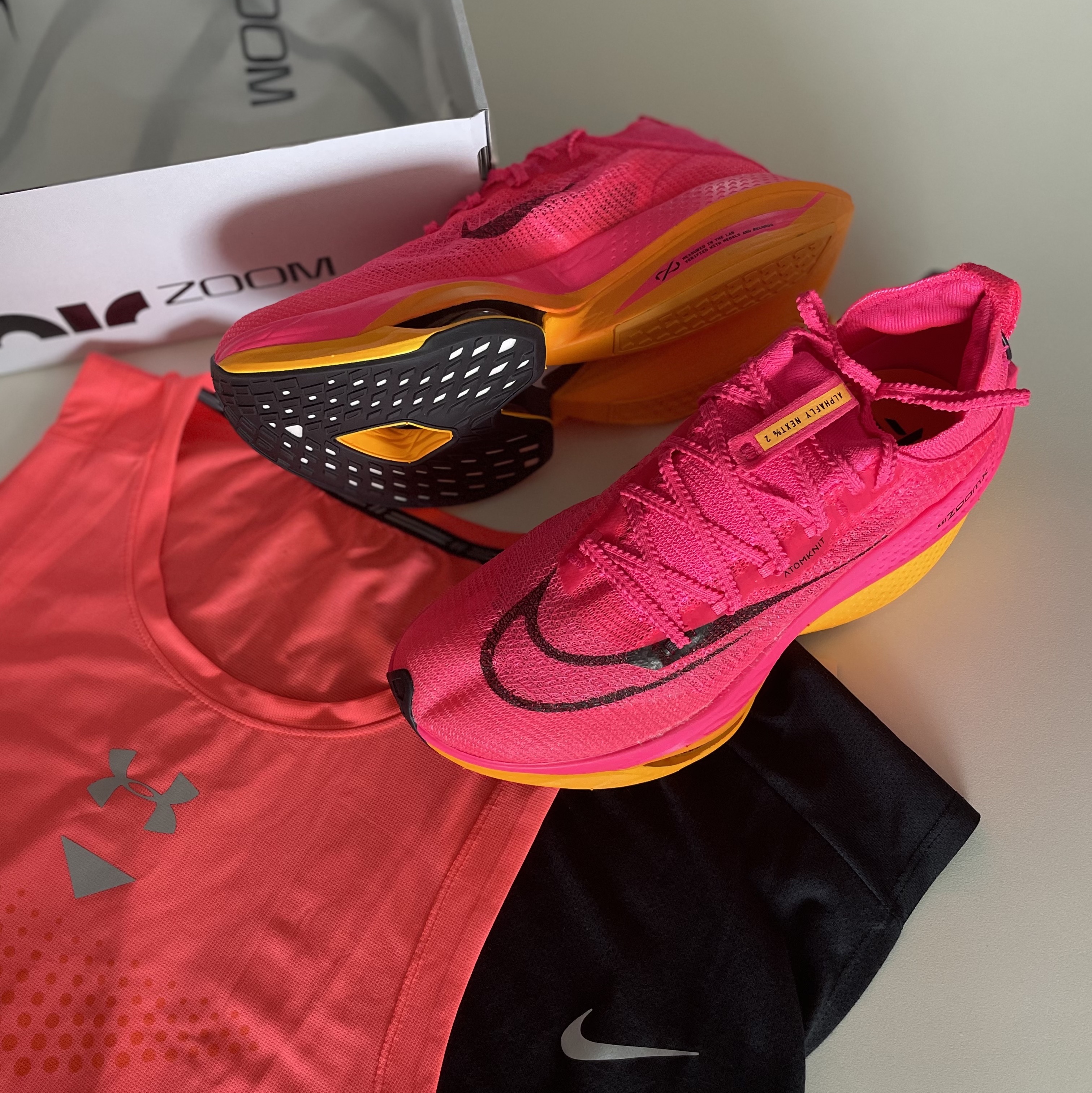 Nike Air Zoom Alphafly Next% 2 Hyper Pink 착용 스타일 - 2
