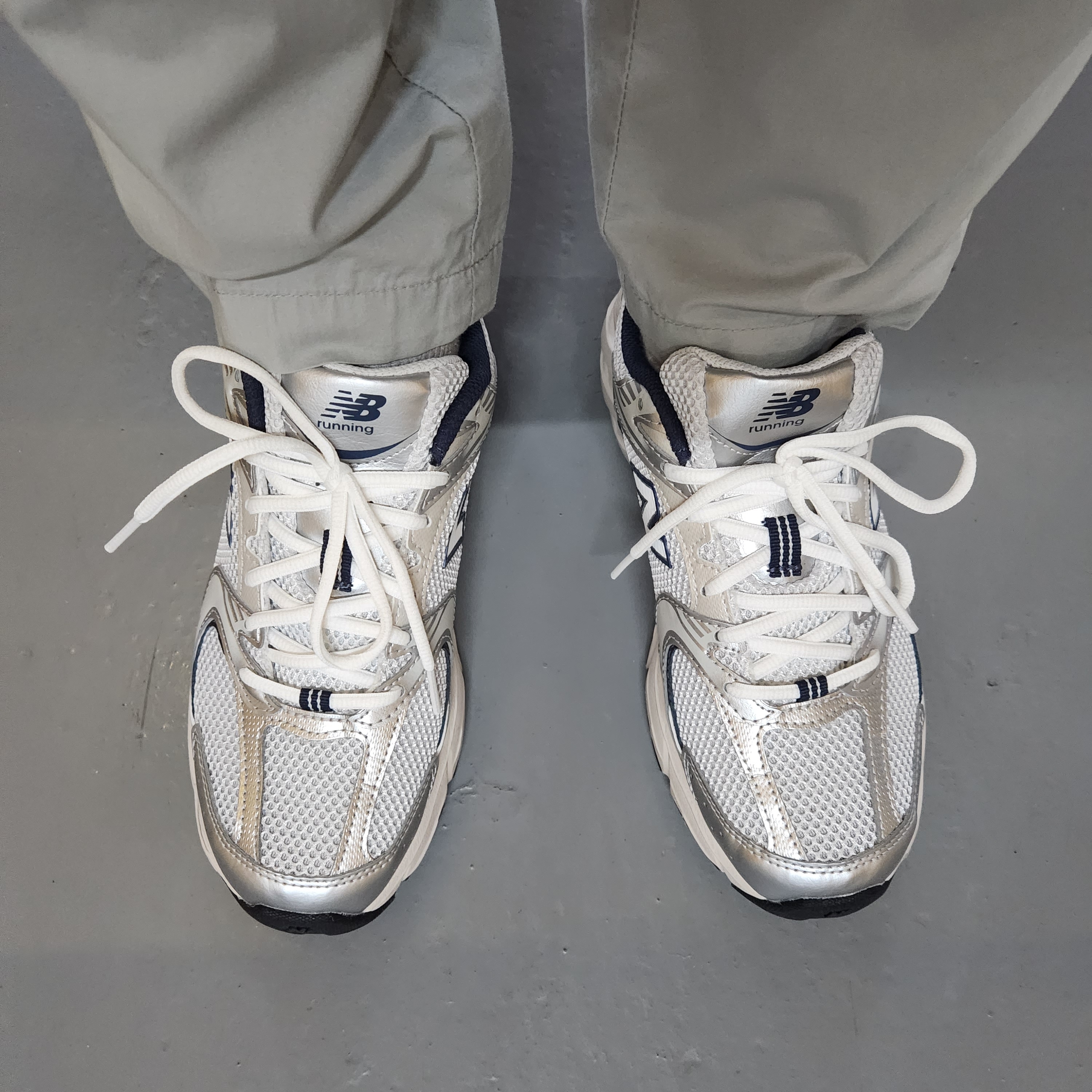 New Balance 530 Steel Grey 착용 스타일