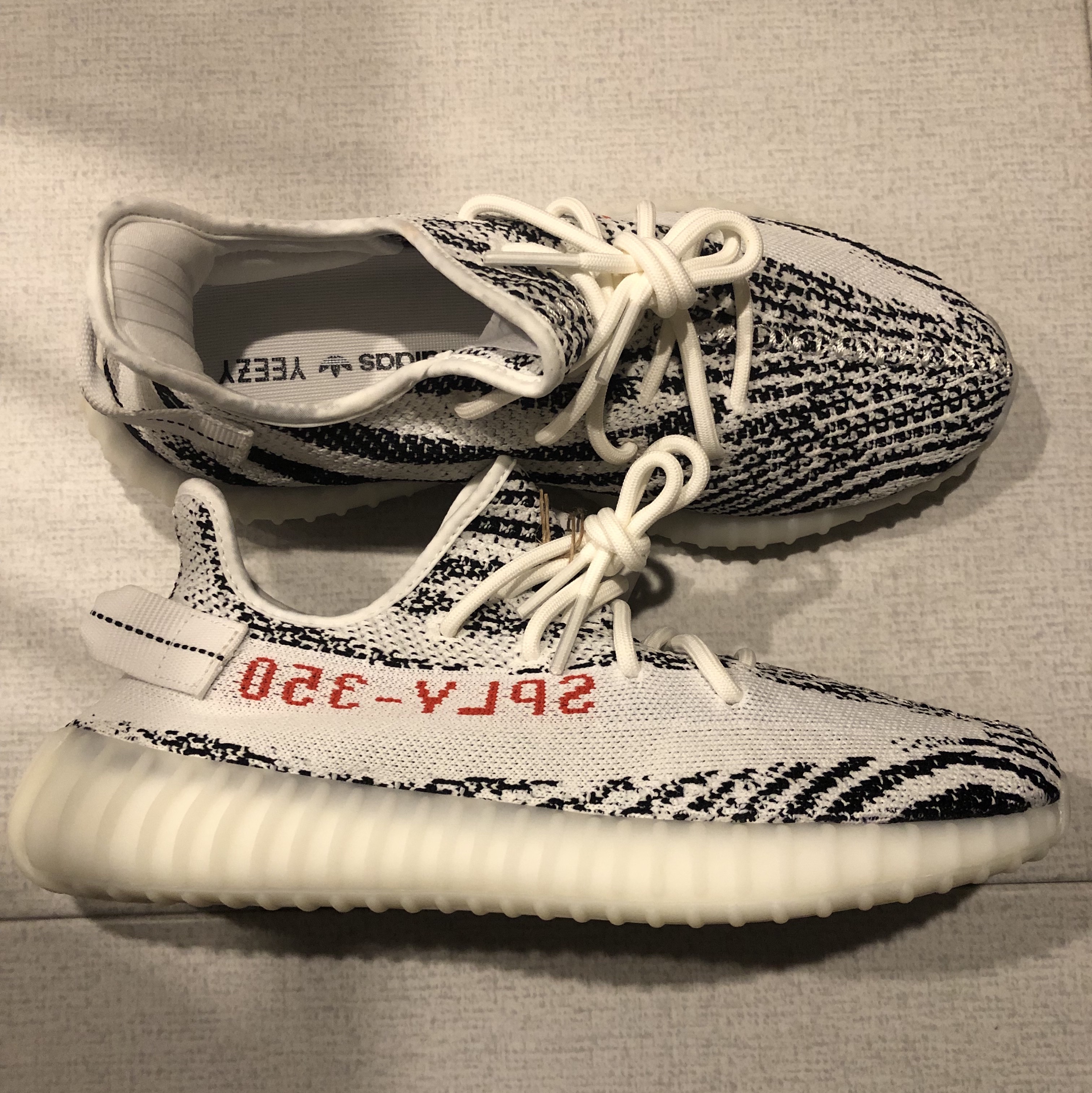Adidas Yeezy Boost 350 V2 Zebra 2022/2023 착용 스타일