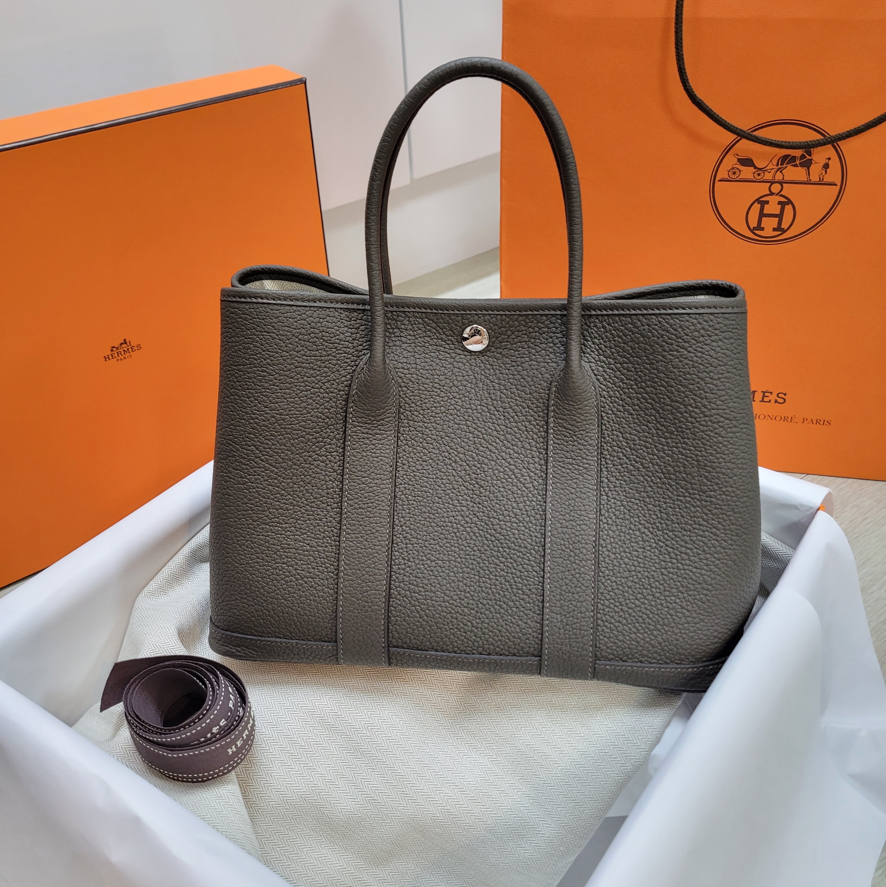 Hermes Garden Party 30 Bag Negonda & Palladium Eucalyptus 착용 스타일