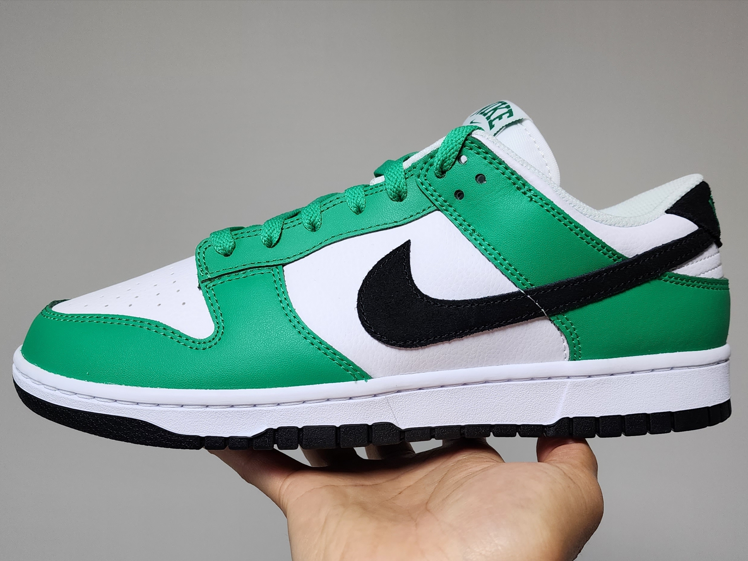 Nike Dunk Low White Green 착용 스타일