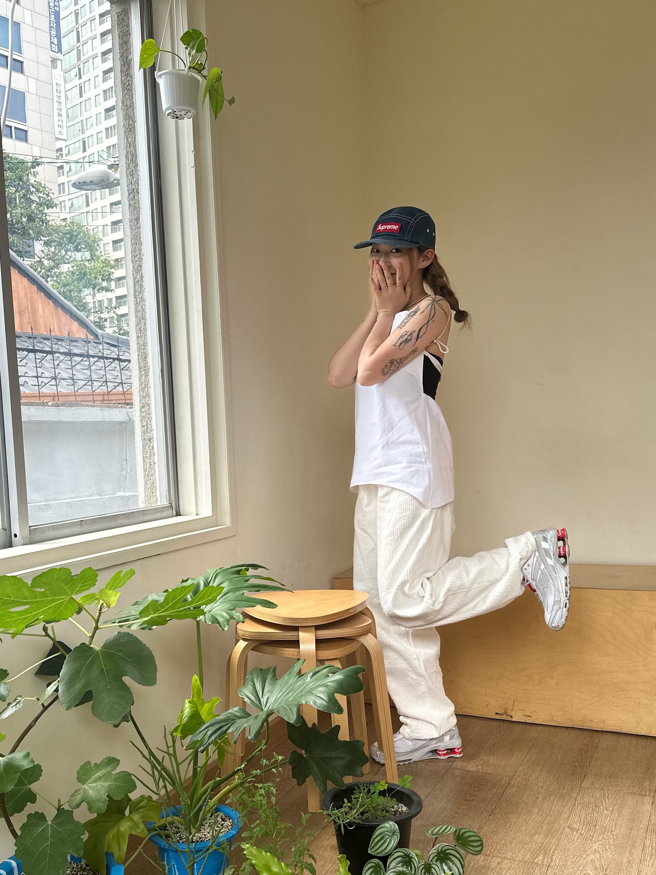 Nike x Supreme Shox Ride 2 SP White, Supreme Washed Chino Twill Camp Cap Denim - 22FW 착용 스타일