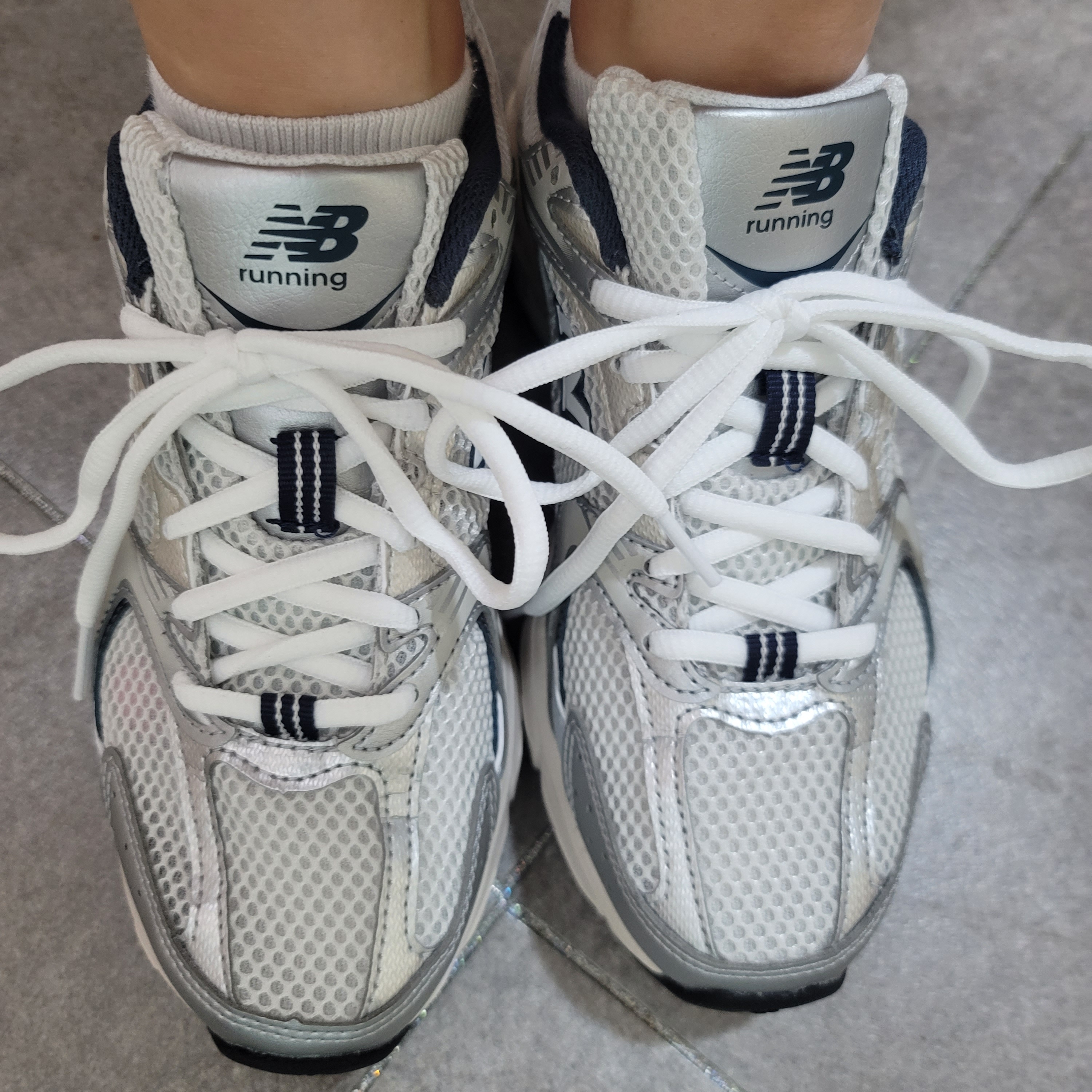 New Balance 530 Steel Grey 착용 스타일