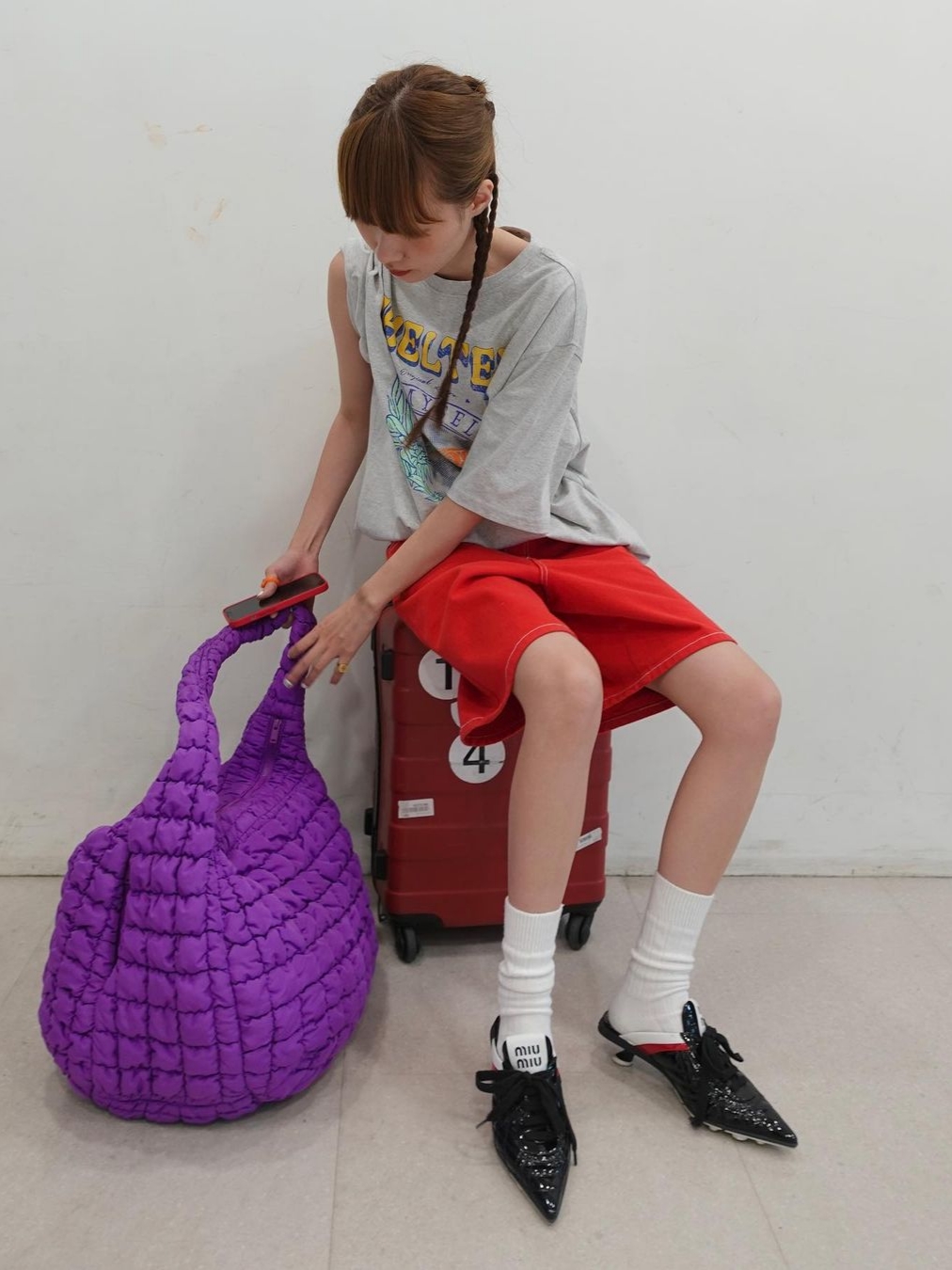 COS Quilted Oversized Shoulder Bag Purple 착용 스타일