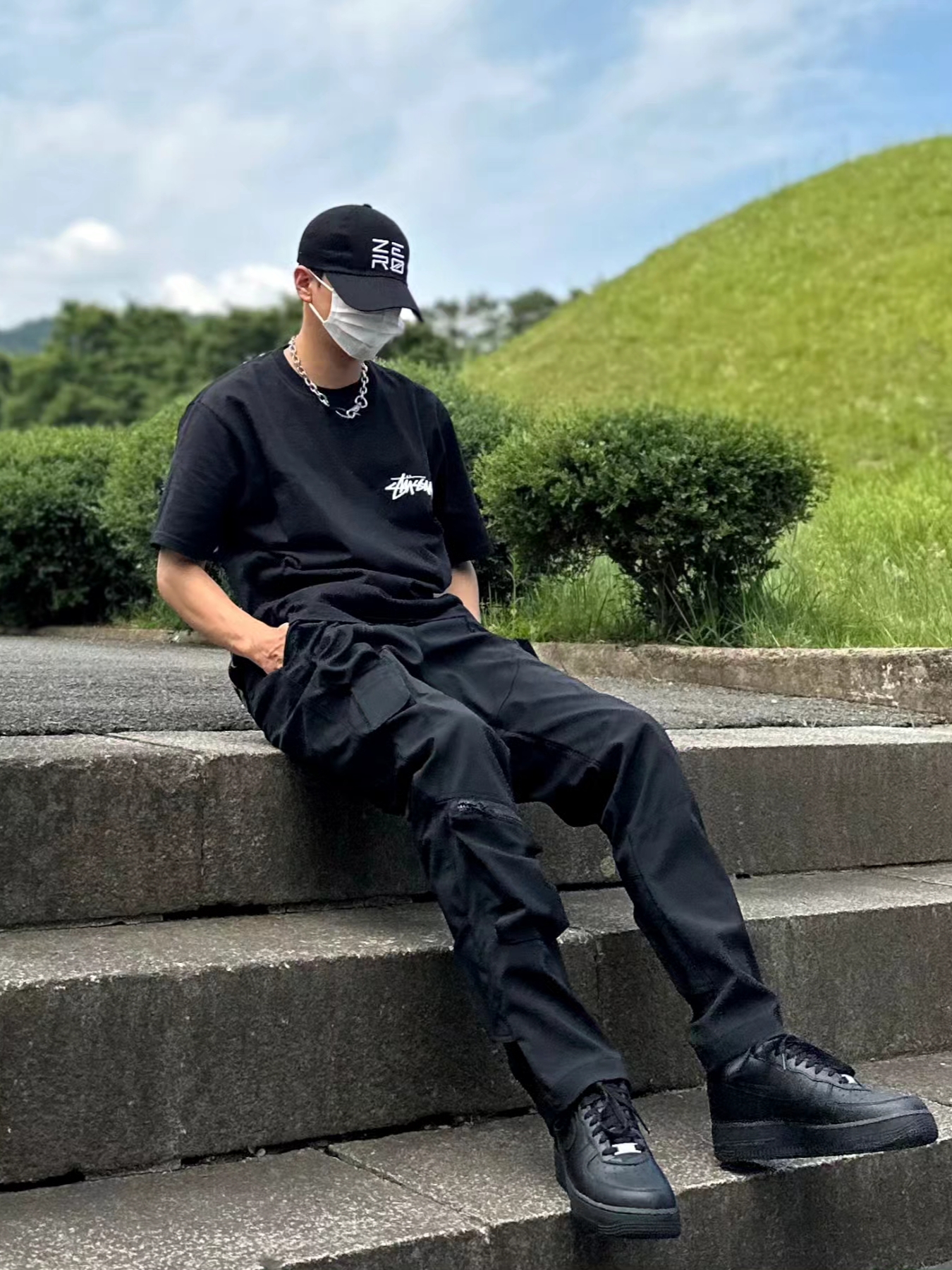 Nike x Supreme Air Force 1 Low Black, Stussy Shattered T-Shirt Black 착용 스타일 - 1