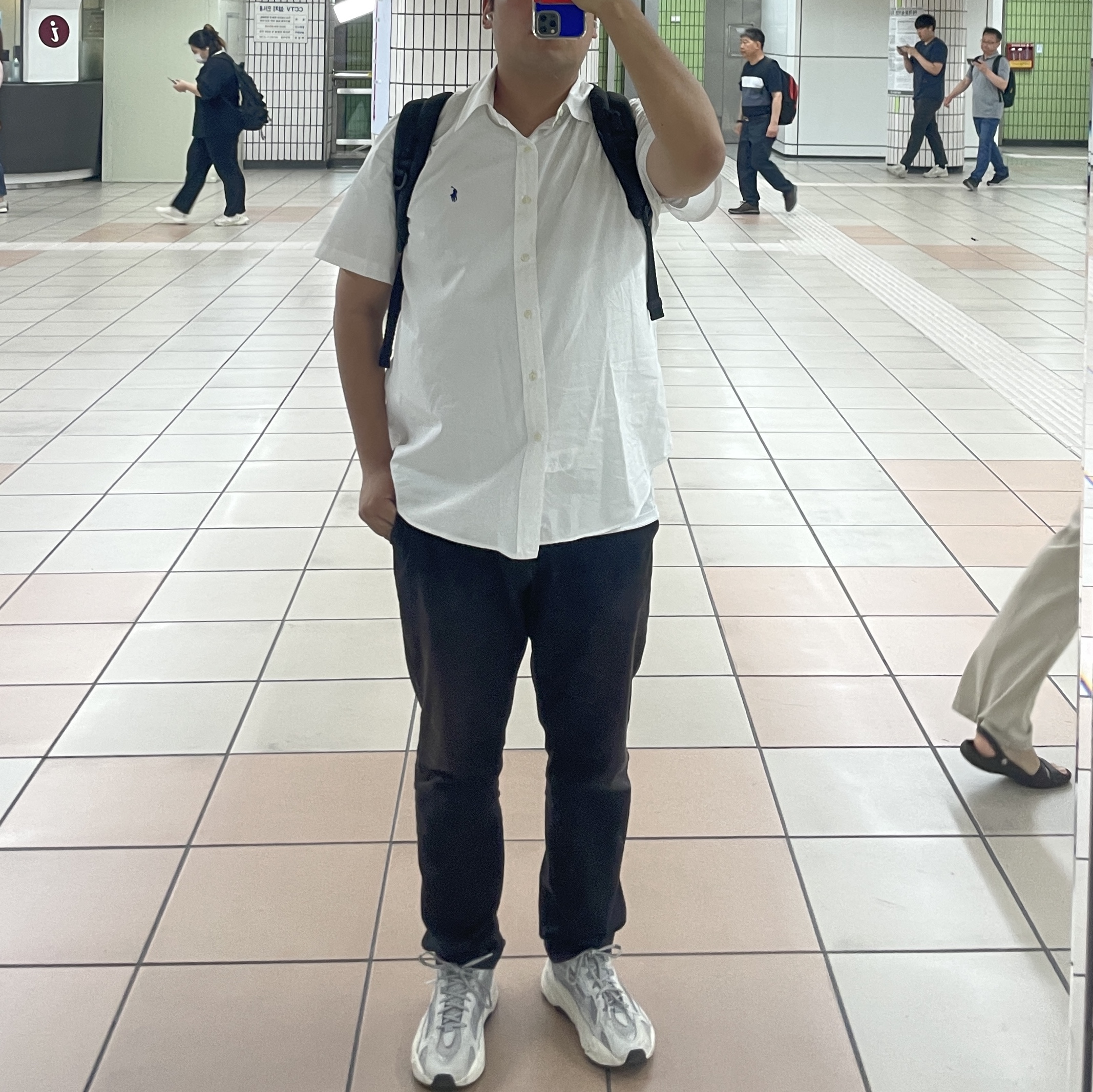 Adidas Yeezy Boost 700 V2 Static 2022 착용 스타일