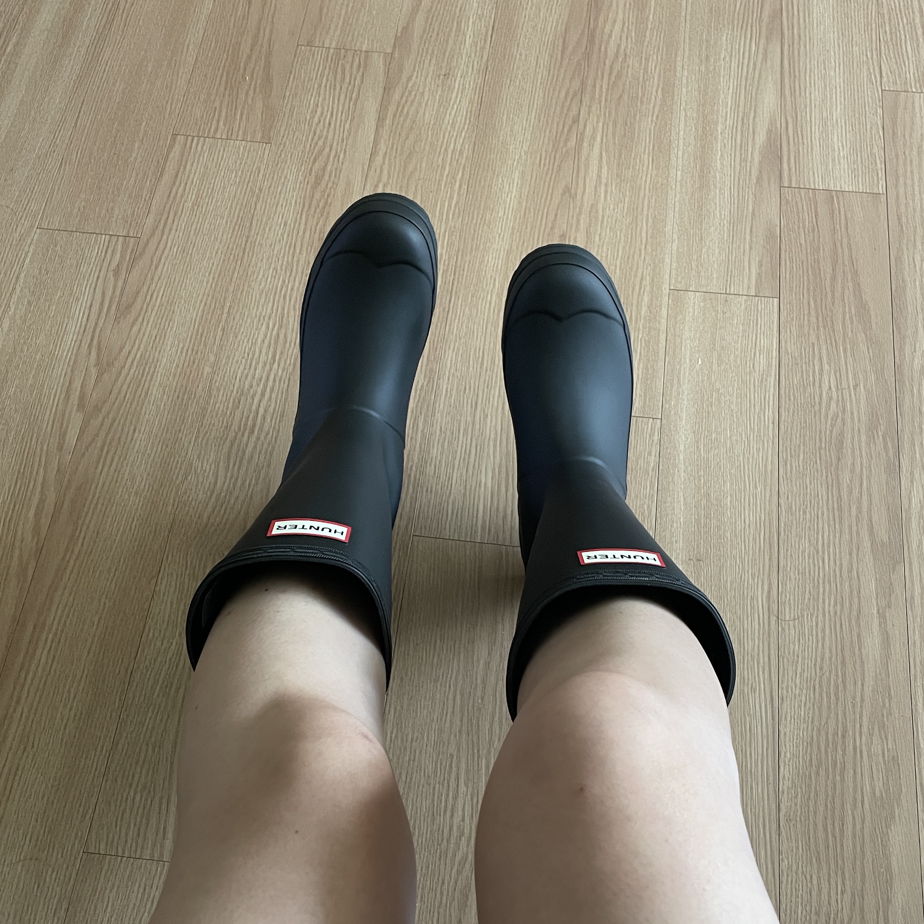 (W) Hunter Play Tall Wellington Rain Boots Black 착용 스타일