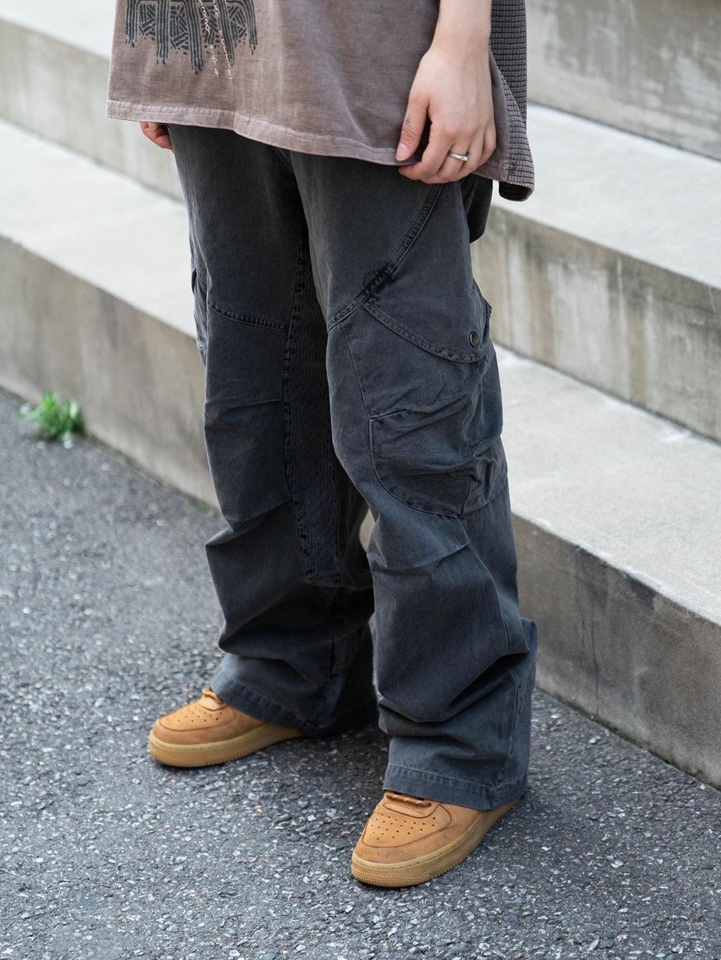 Ignota Core:5 Washed Cargo Pants Black, Ignota Core:5 Washed Cargo Pants Charcoal 착용 스타일 - 3