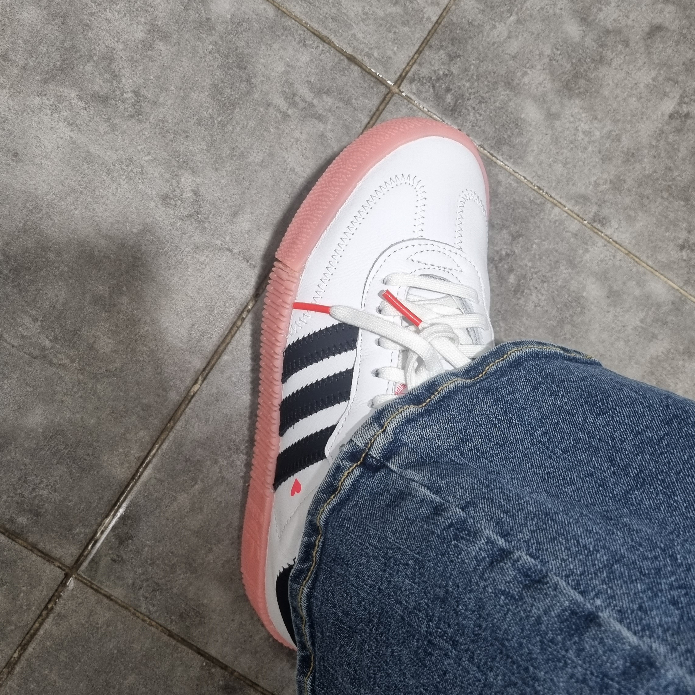 (W) Adidas Sambarose White Pink 착용 스타일 - 2