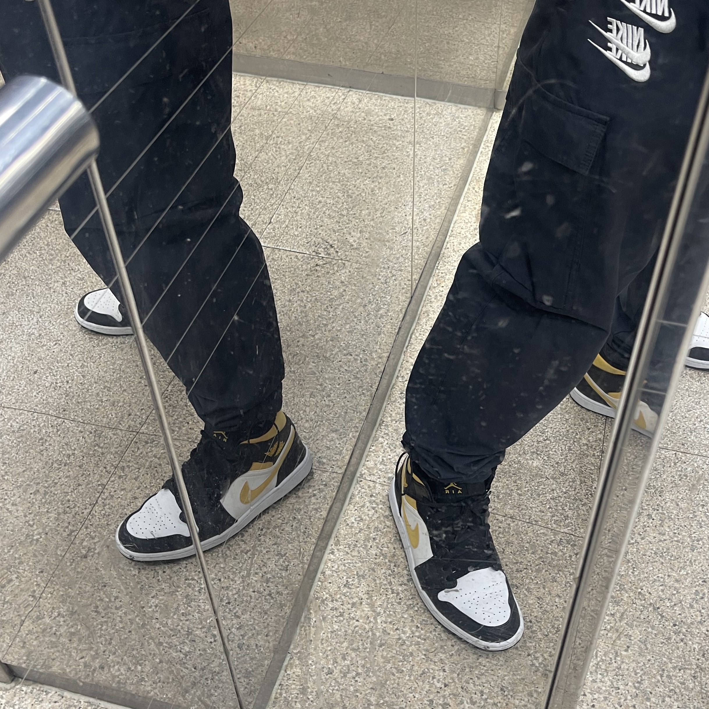 Jordan 1 Mid Pollen 착용 스타일