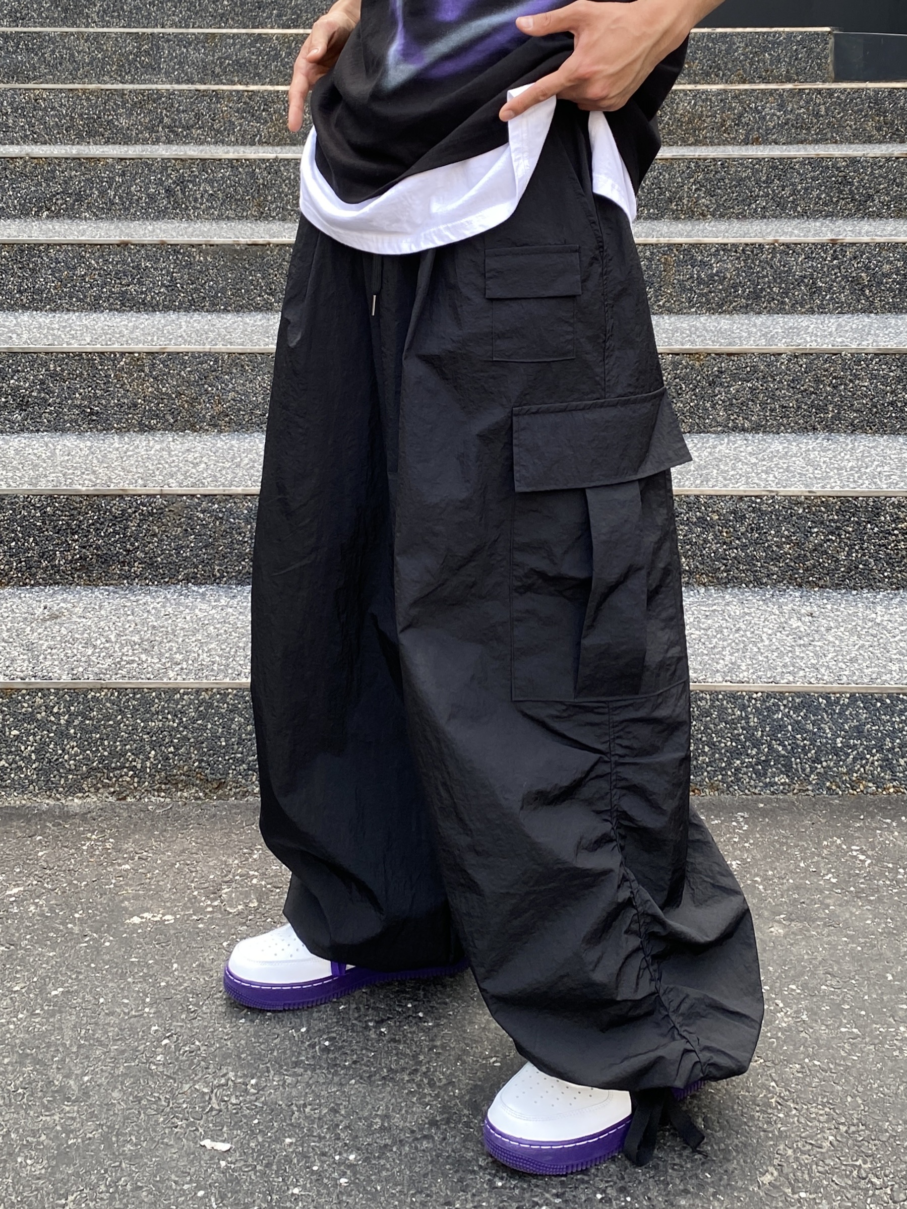 Our Legacy Ladon Leather Keychain Black, Nike Air Force 1 '07 LV8 EMB White and Court Purple 착용 스타일 - 5