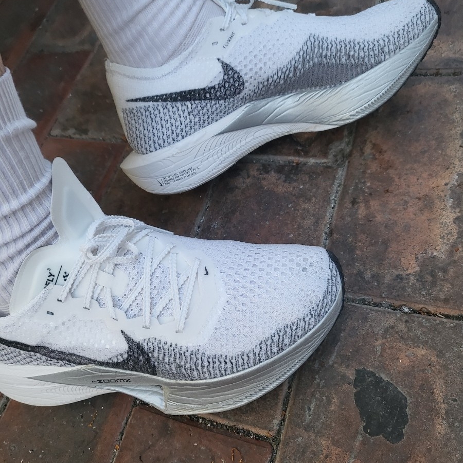 Nike ZoomX Vaporfly Next% 3 White Grey 착용 스타일