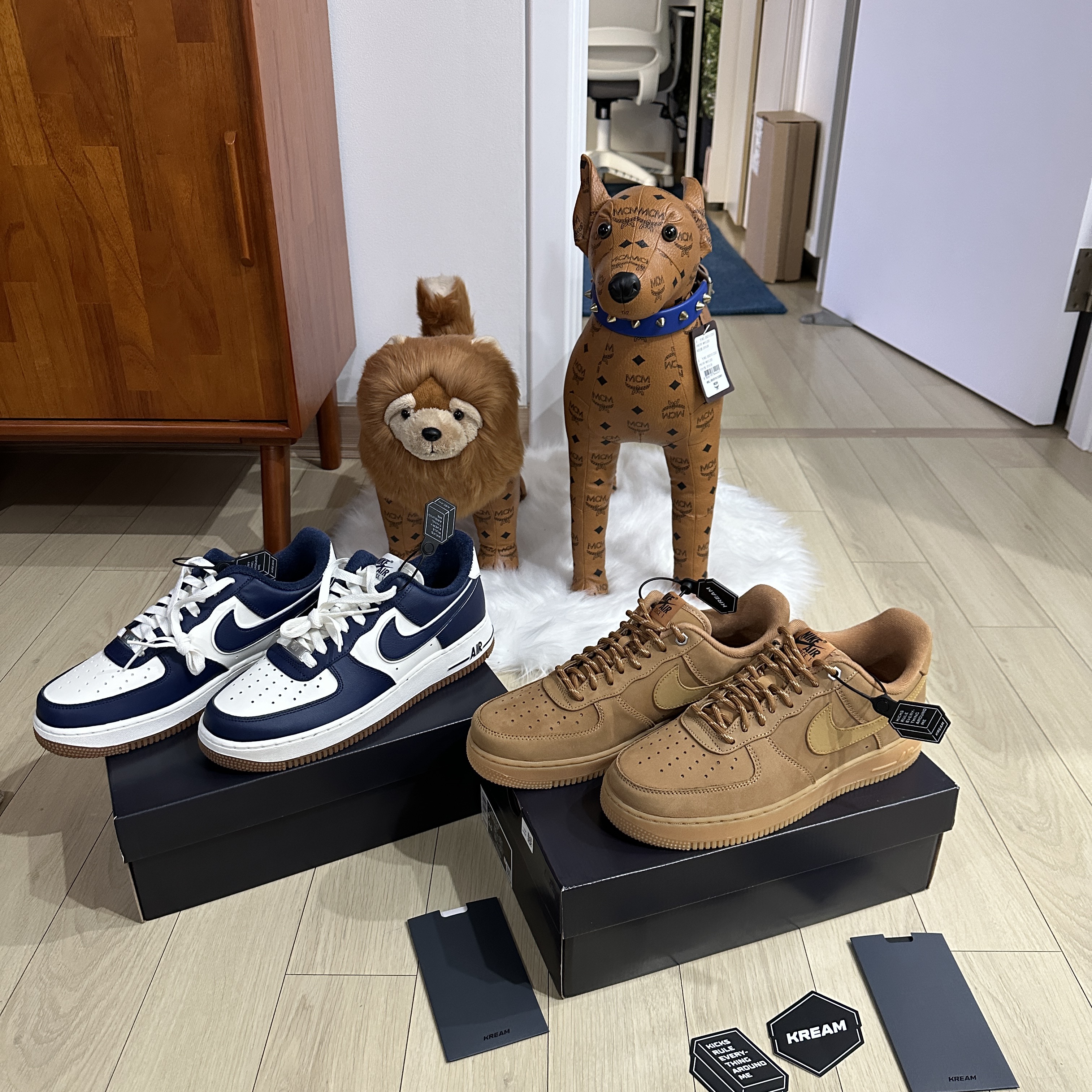 Nike Air Force 1 '07 LV8 Midnight Navy, Nike Air Force 1 '07 WB Flax 착용 스타일 - 1
