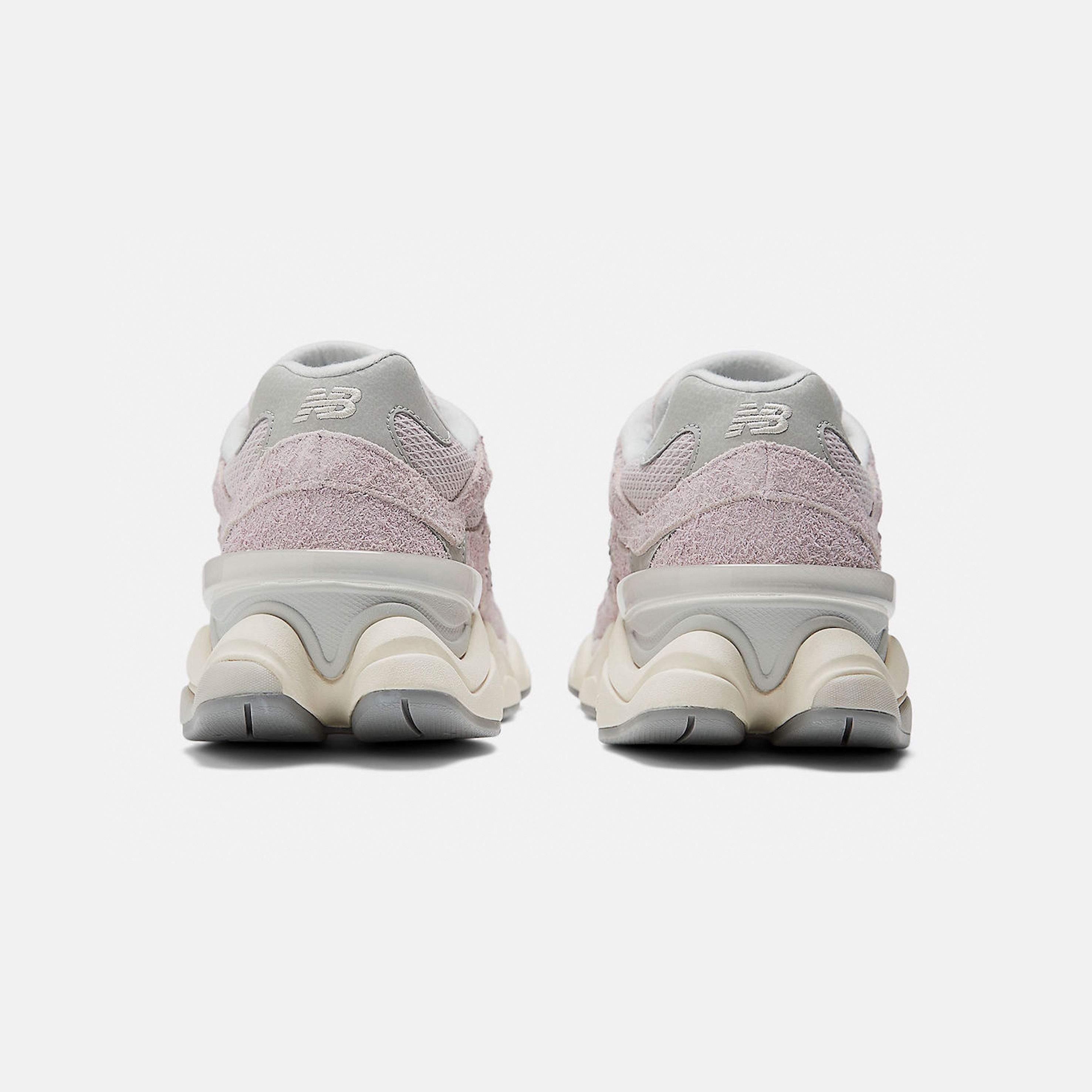 New Balance 9060 Rain Cloud Castlerock, New Balance 9060 Sea Salt Blue 착용 스타일 - 5