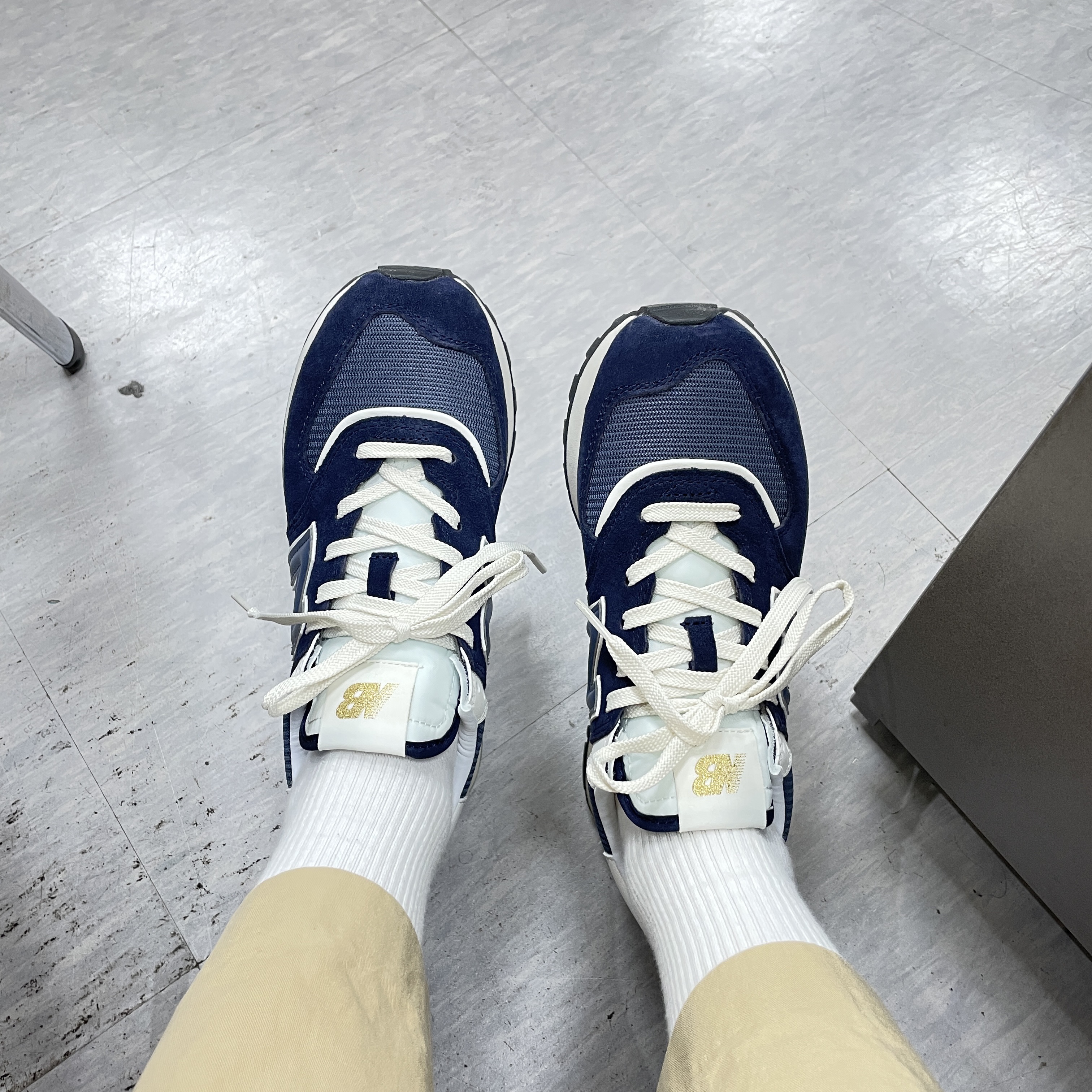 New Balance 574 Legacy Navy 착용 스타일