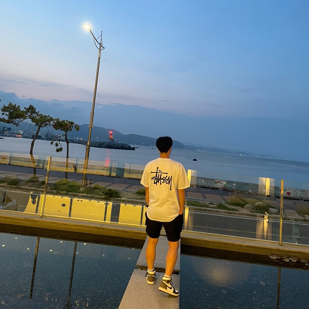 Stussy Basic Stussy T-Shirt White 2023 착용 스타일