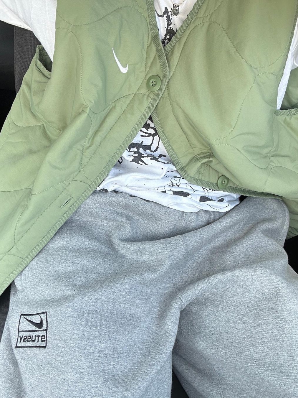 Nike x Stussy NRG RA Fleece Pants Dark Grey Heather (DJ9490-063) 착용 스타일
