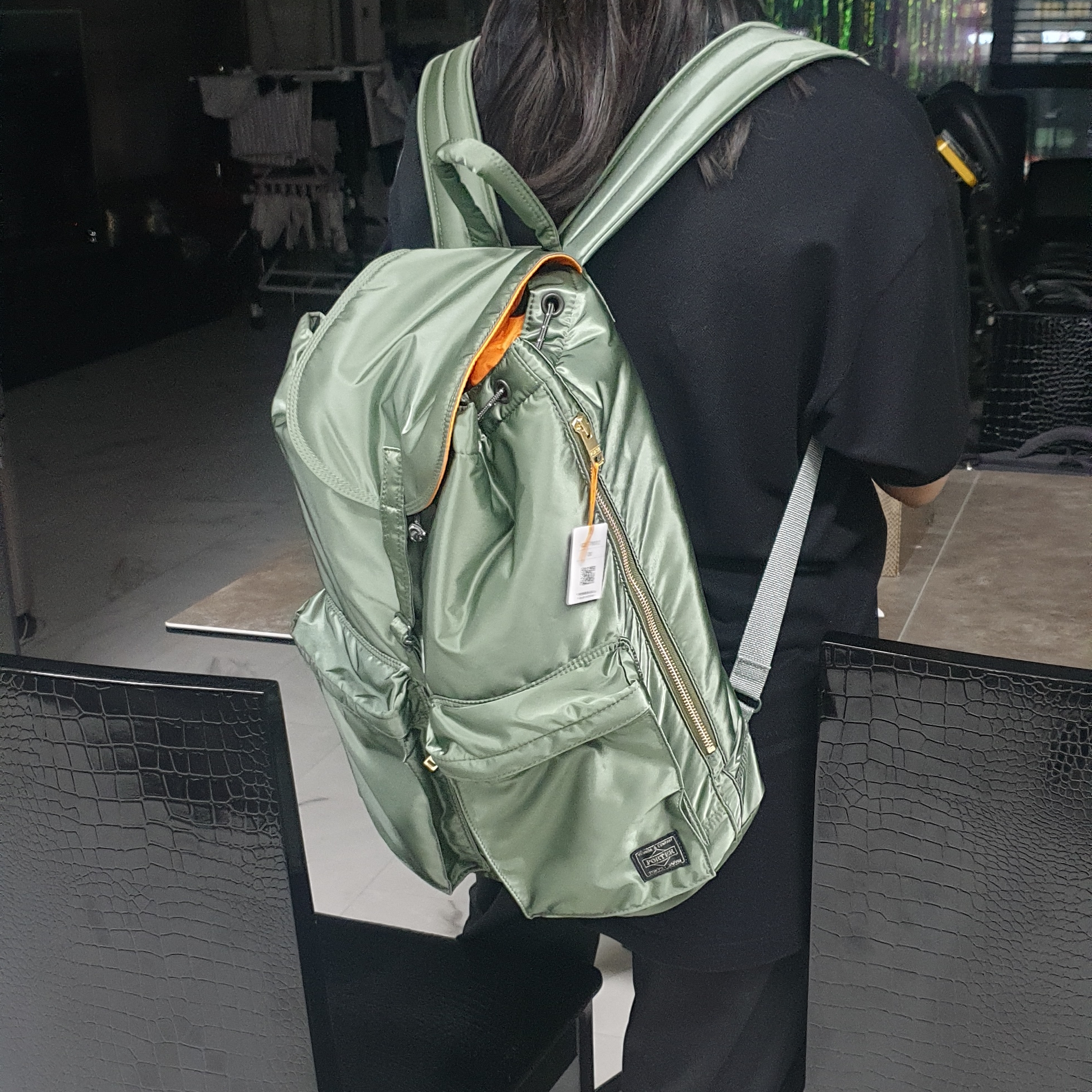 Porter Tanker Backpack Sage Green 착용 스타일