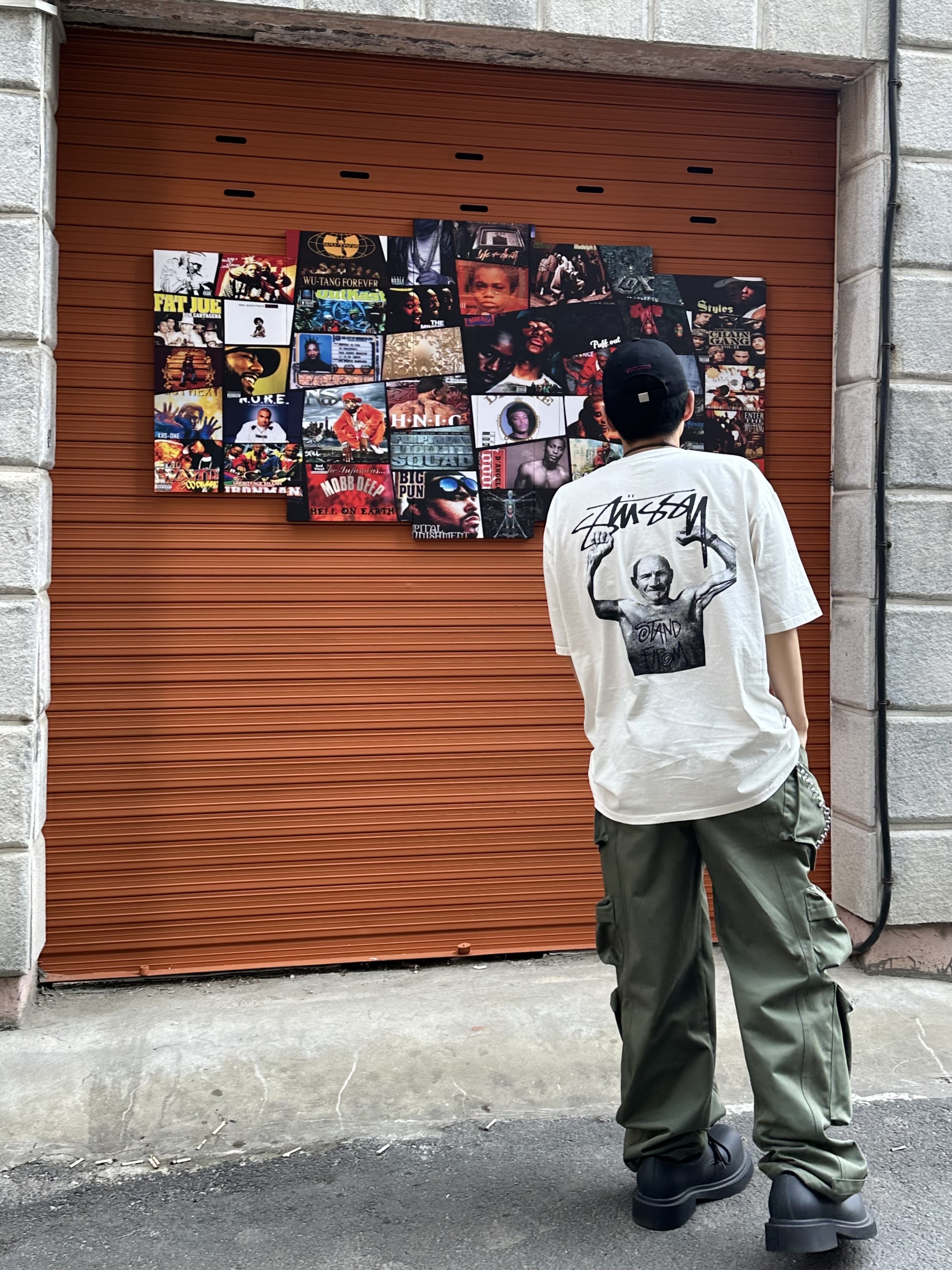 Stussy x Martine Rose Stand Firm Pigment Dyed T-Shirt Natural, Nonnod Mechanic Cargo Pants Khaki 착용 스타일 - 4
