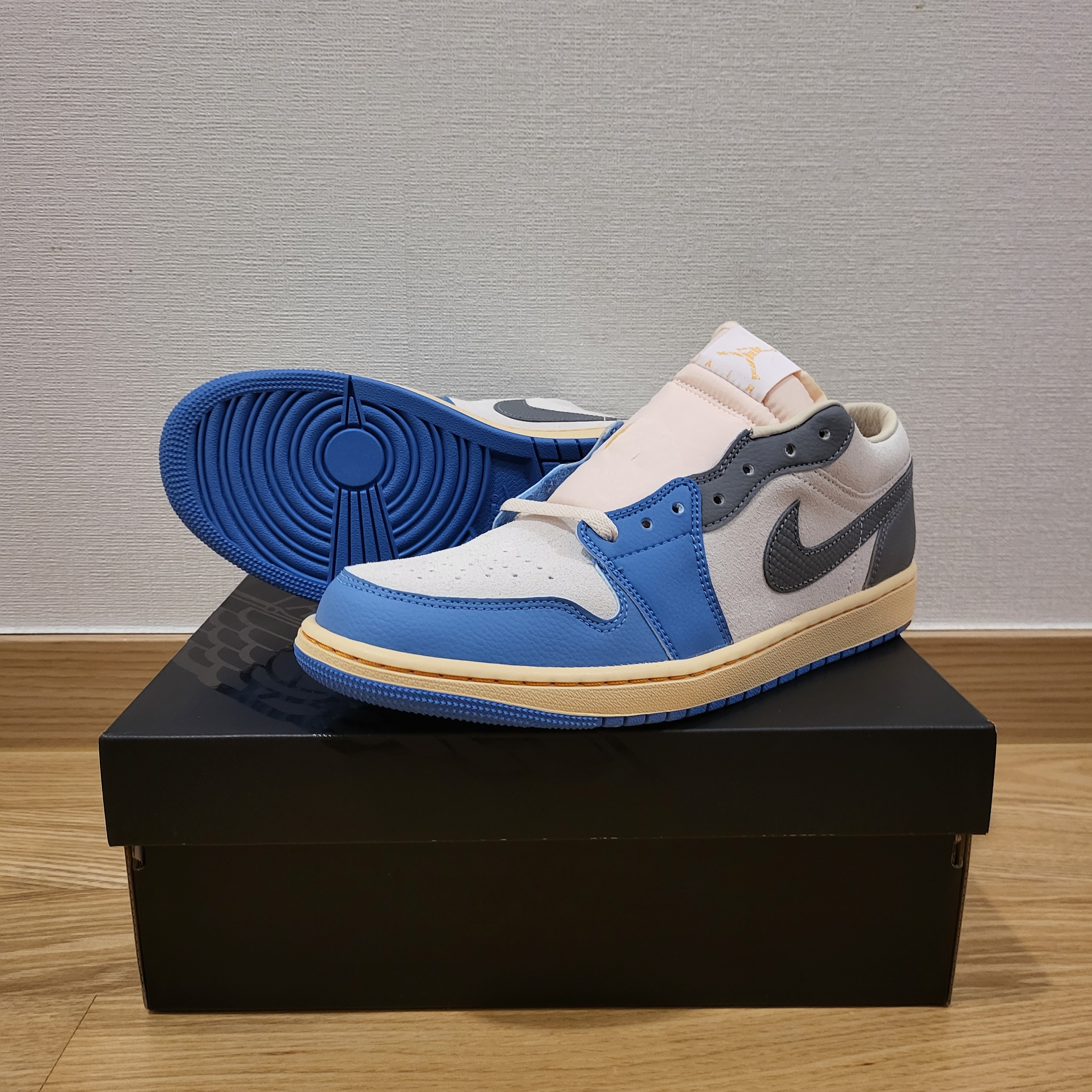 Jordan 1 Low SE Tokyo 96 착용 스타일