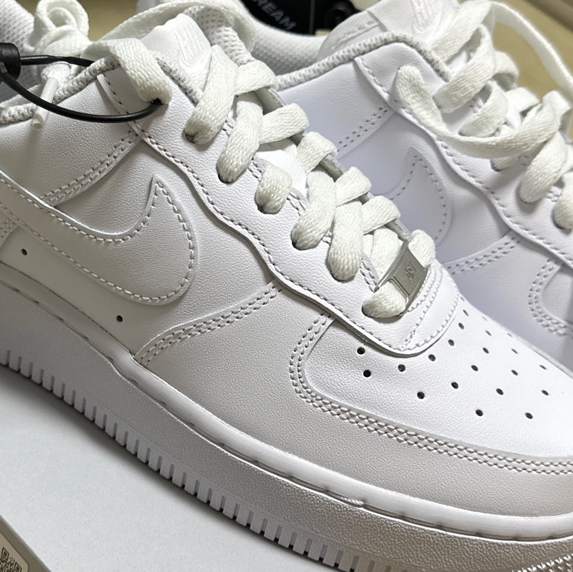 (W) Nike Air Force 1 '07 Low White 착용 스타일 - 2