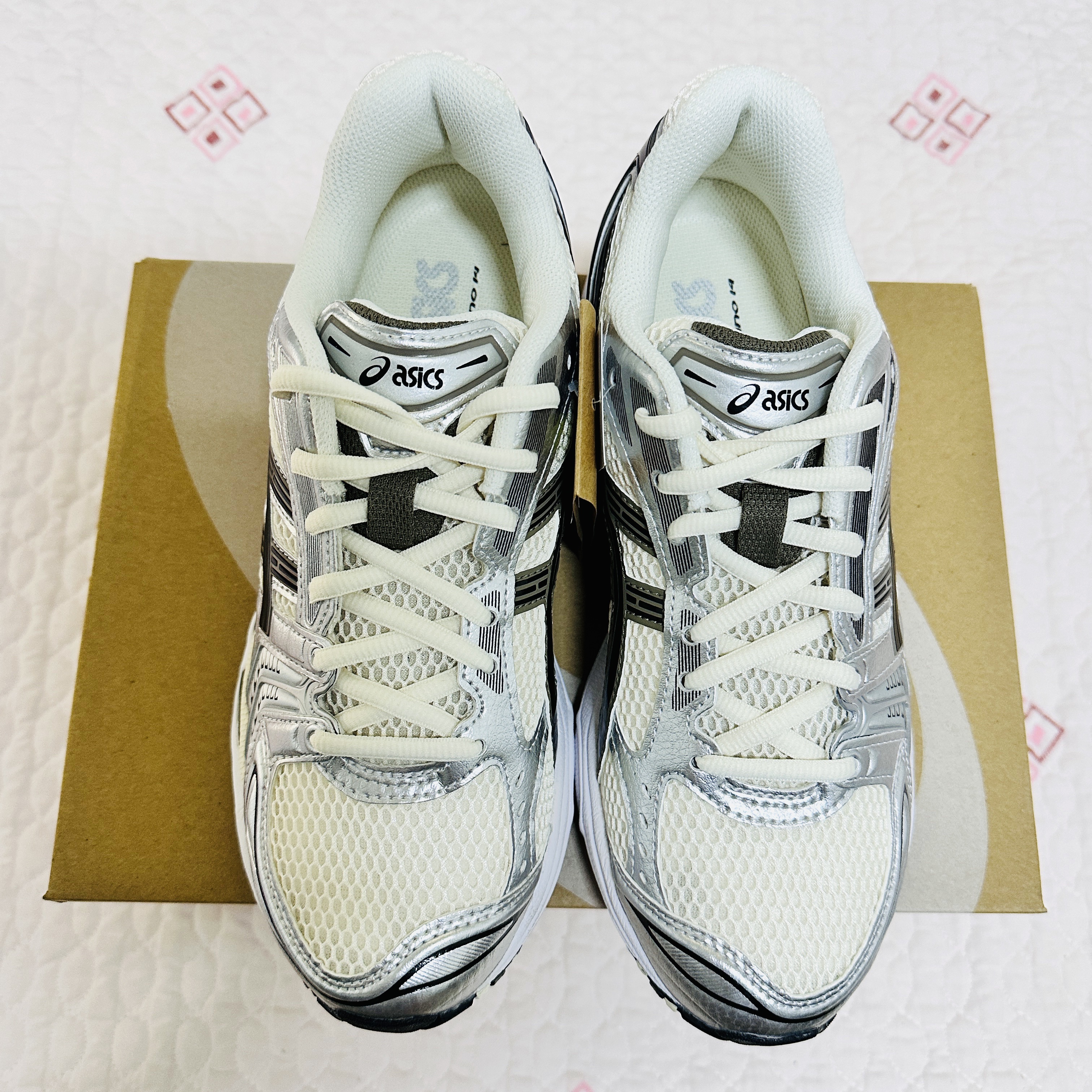 Asics Gel-Kayano 14 Cream Black 착용 스타일 - 1