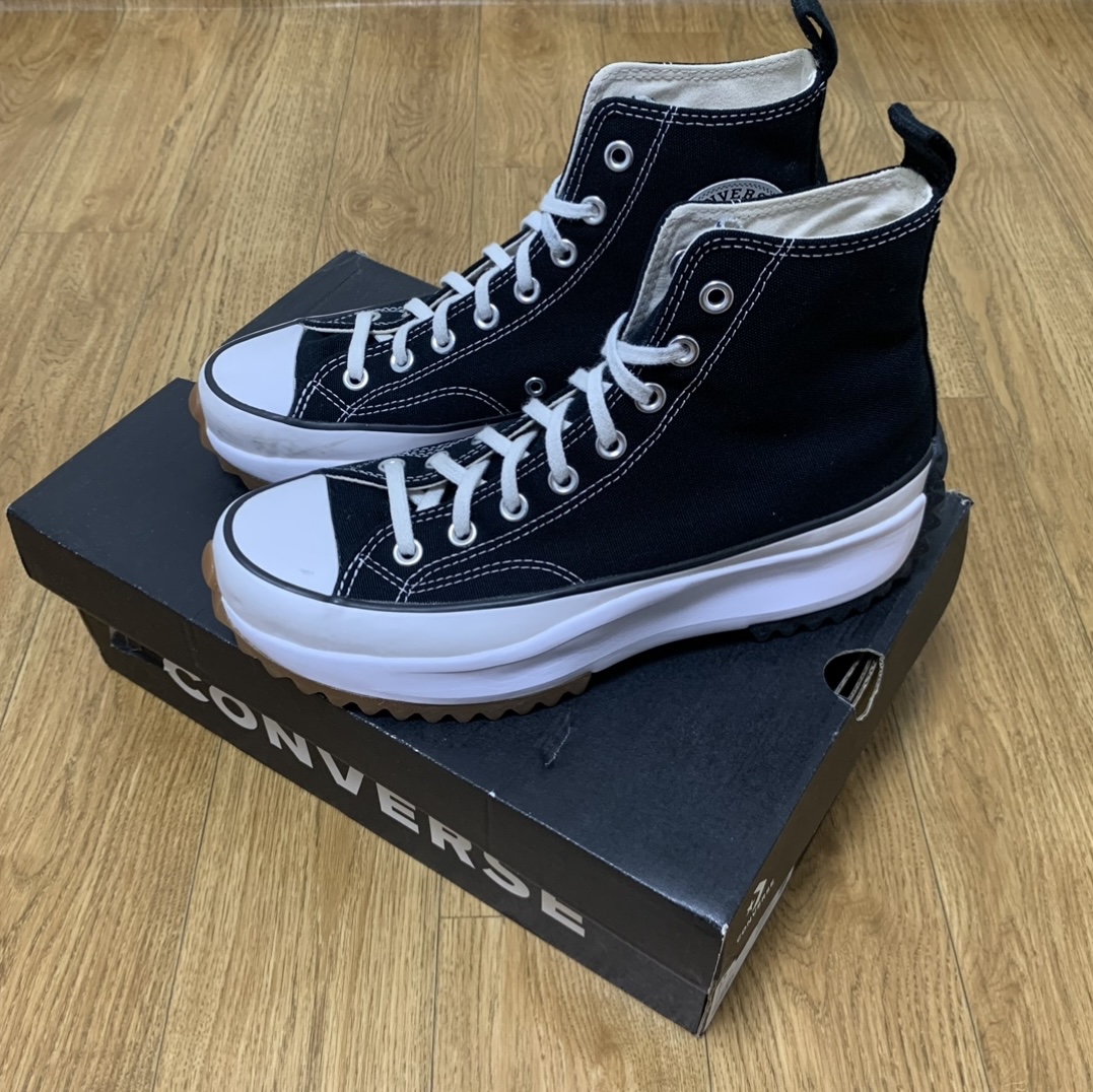 Converse Run Star Hike Hi Black White Gum 착용 스타일