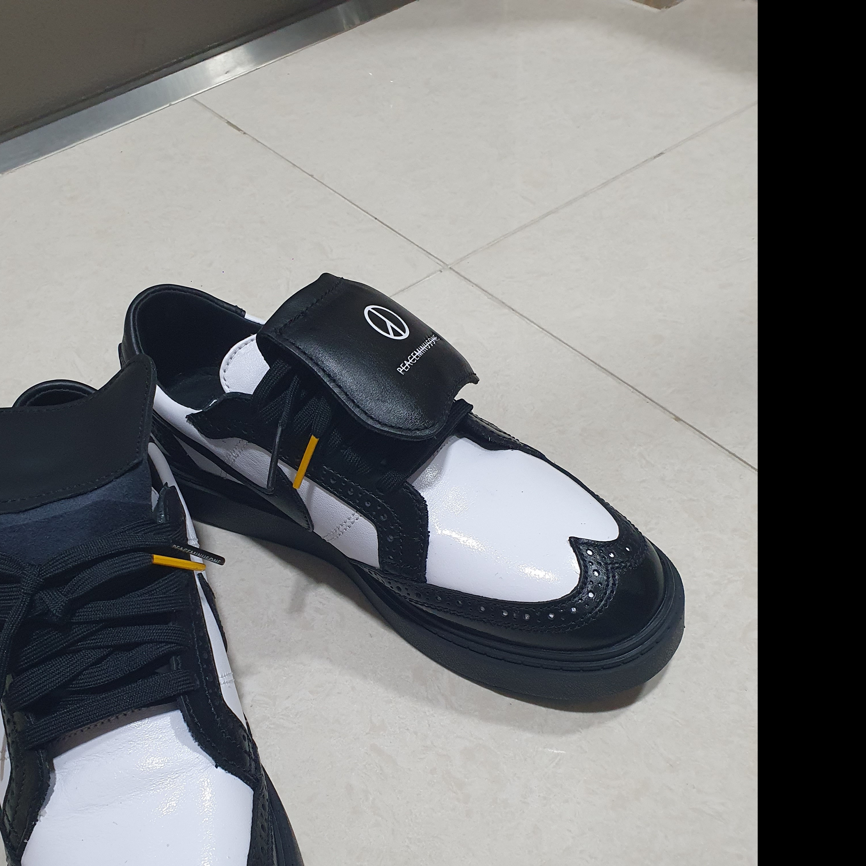 Nike x Peaceminusone Kwondo1 Black and White 착용 스타일 - 3