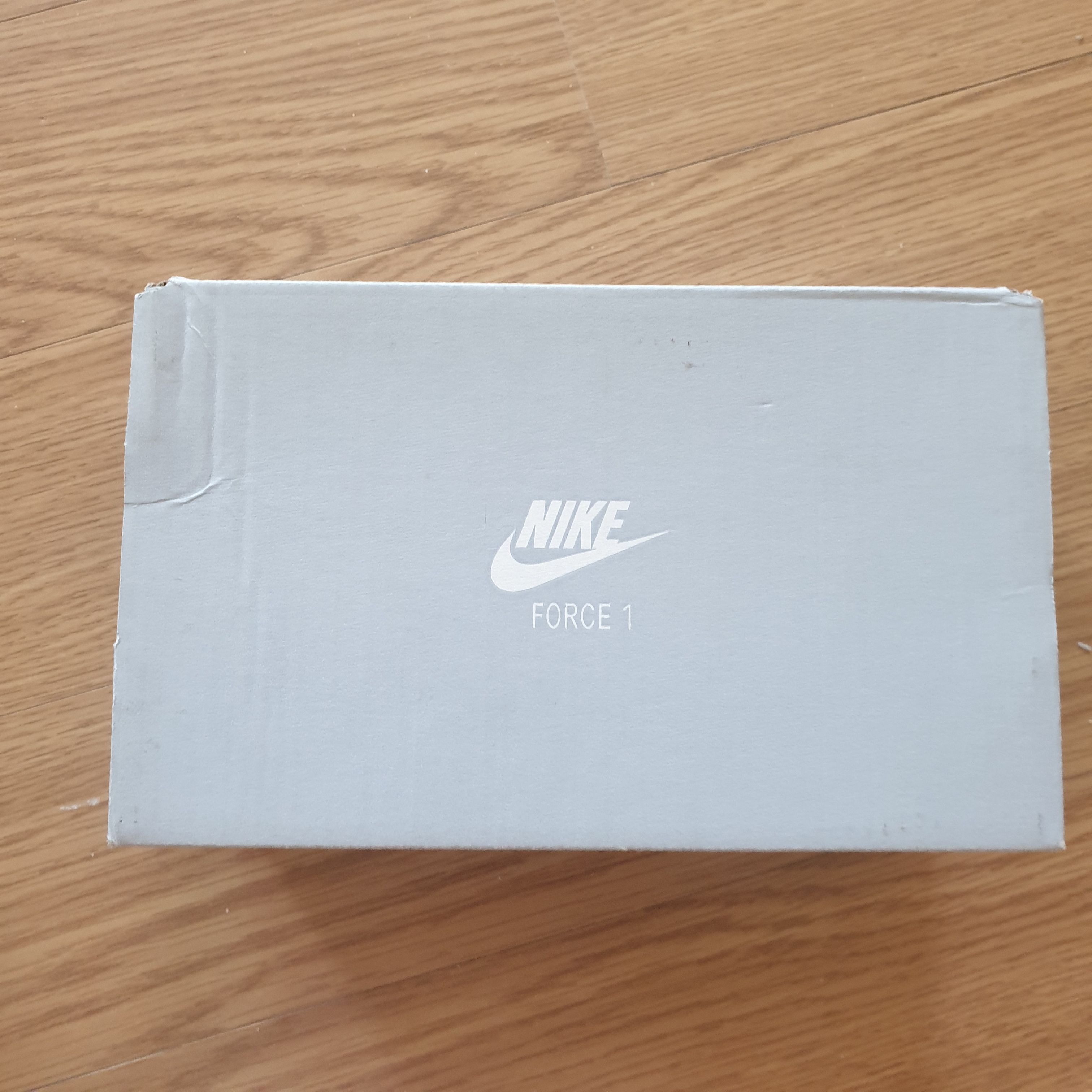 (TD) Nike Force 1 Mid LV8 Flax 착용 스타일 - 3