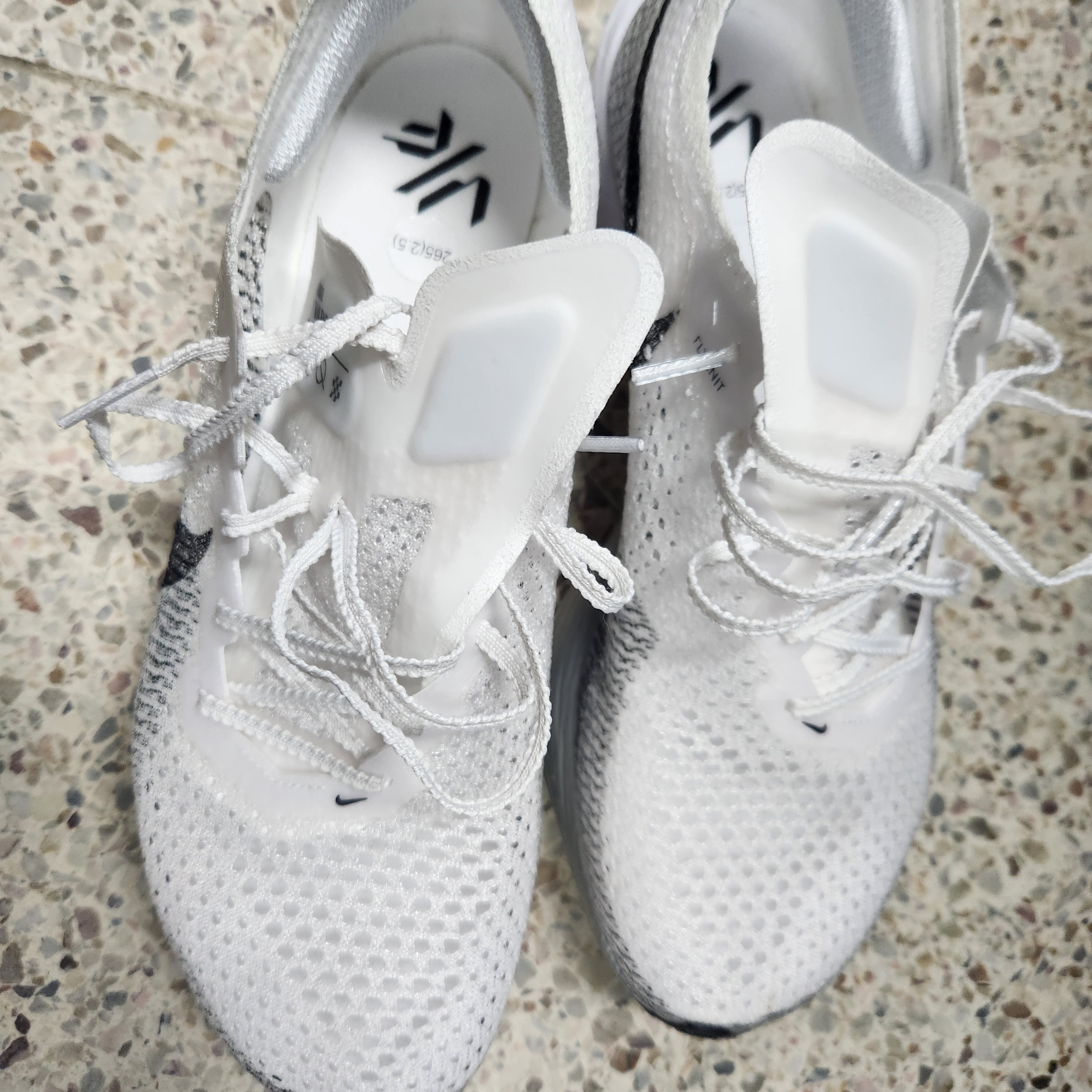 Nike ZoomX Vaporfly Next% 3 White Grey 착용 스타일
