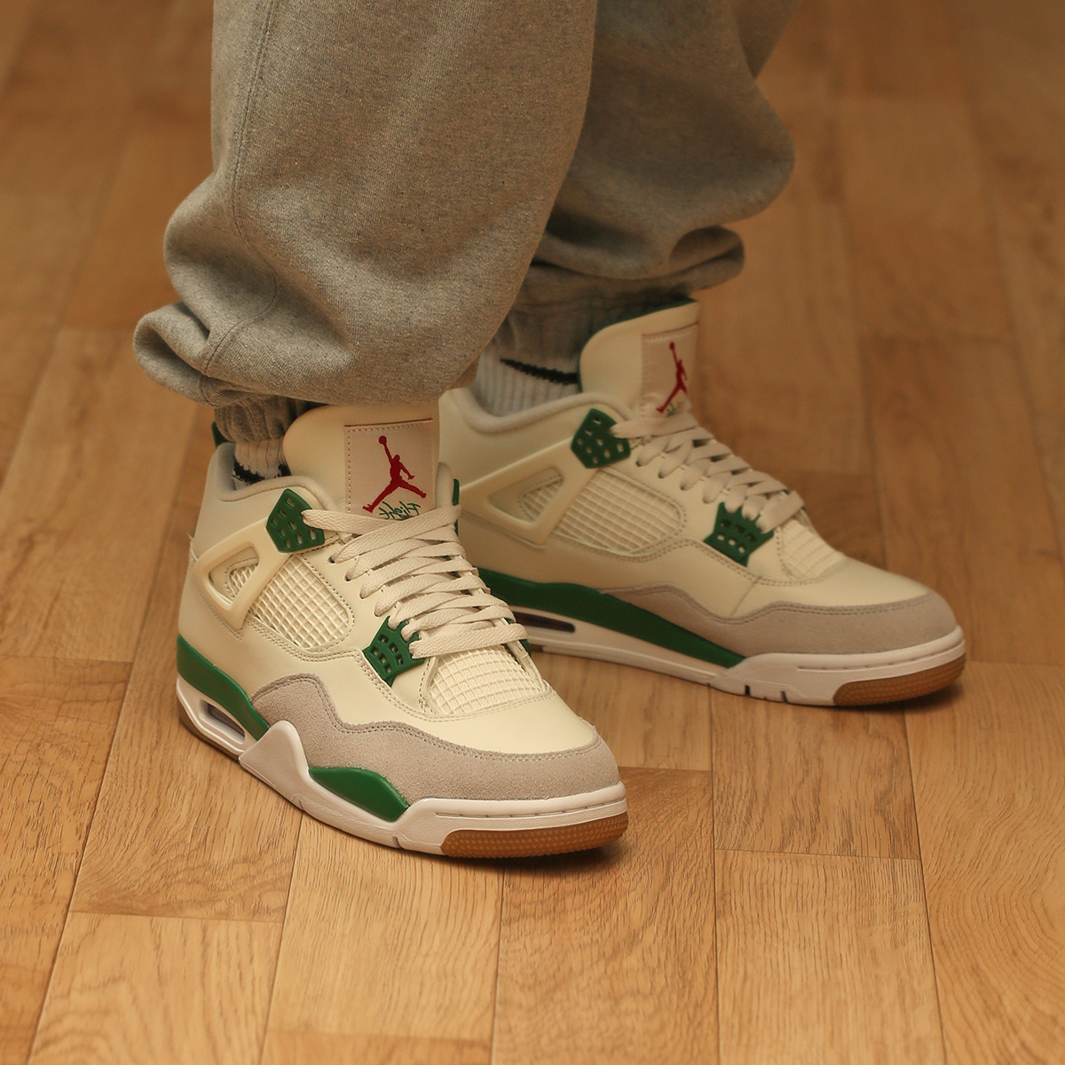 Jordan 4 x Nike SB Retro SP Pine Green 착용 스타일 - 4