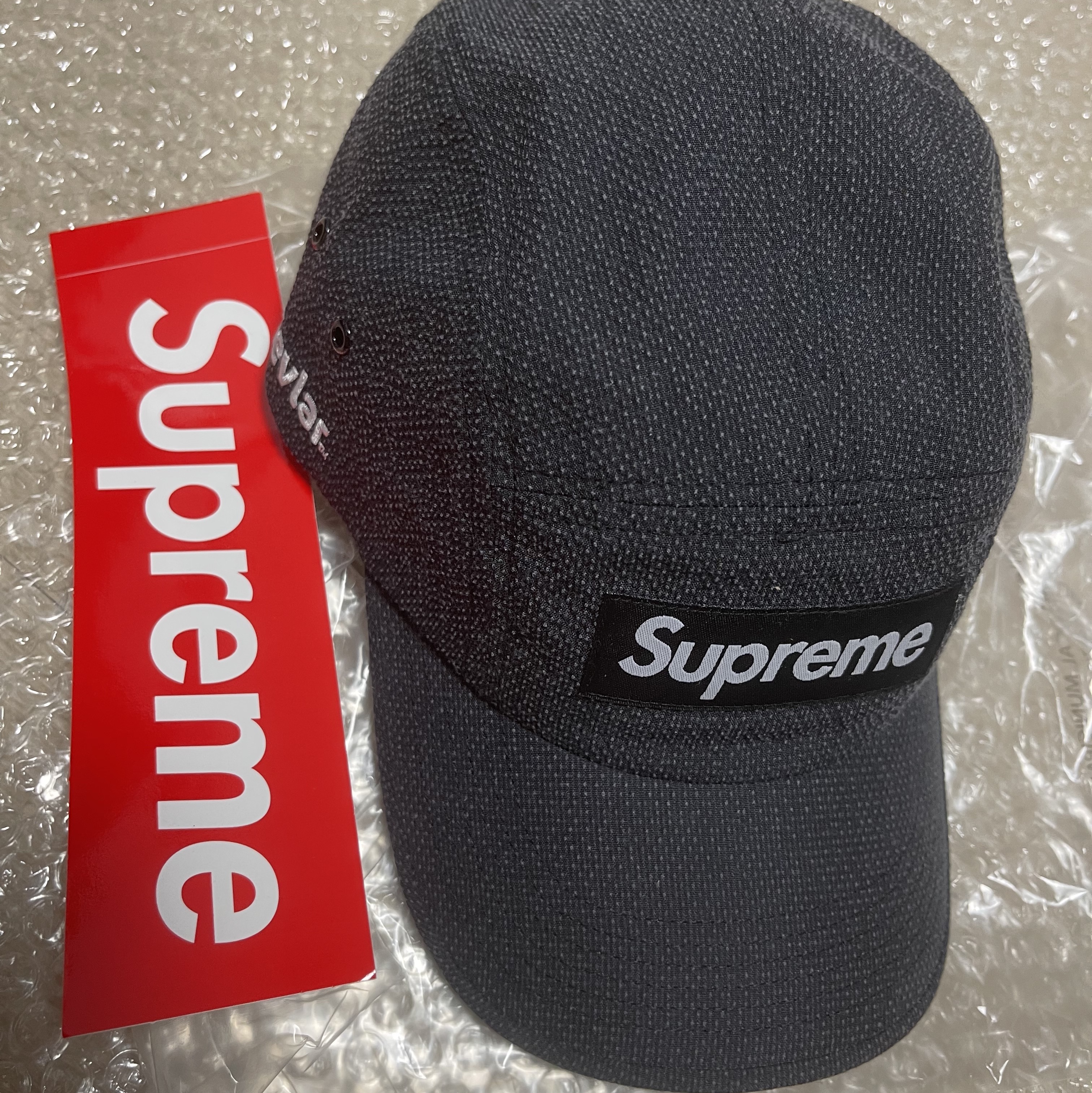 Supreme Kevlar Camp Cap Black - 23SS 착용 스타일