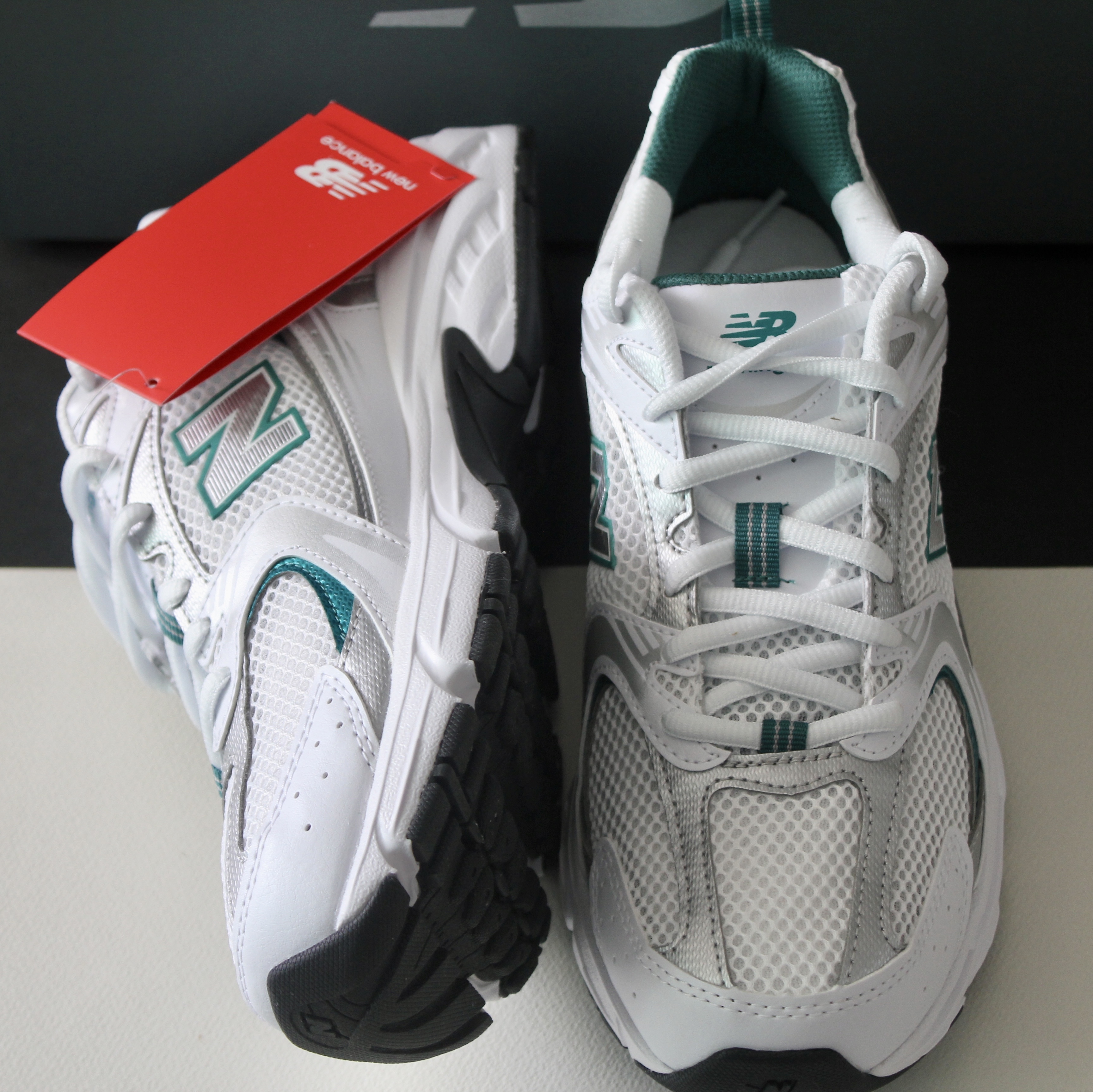 New Balance 530 White Mint 착용 스타일 - 4