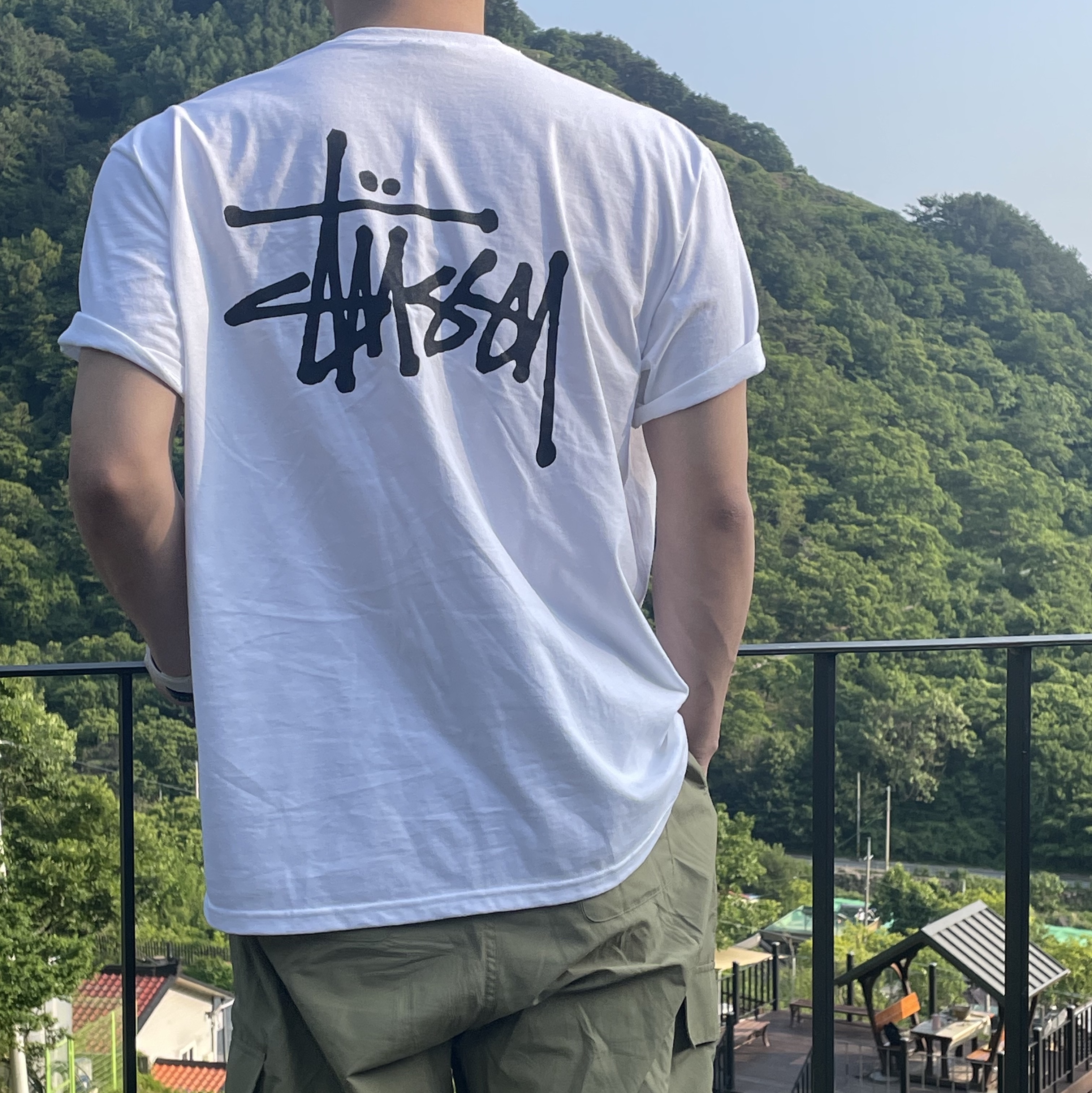 Stussy Basic Stussy T-Shirt White 2023 착용 스타일 - 2