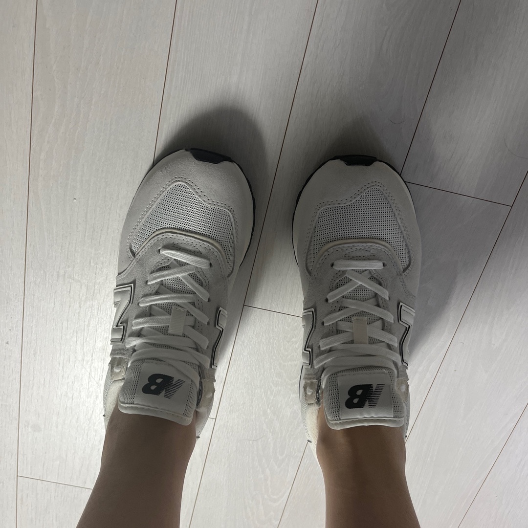 New Balance 574 Legacy Grey White 착용 스타일 - 1