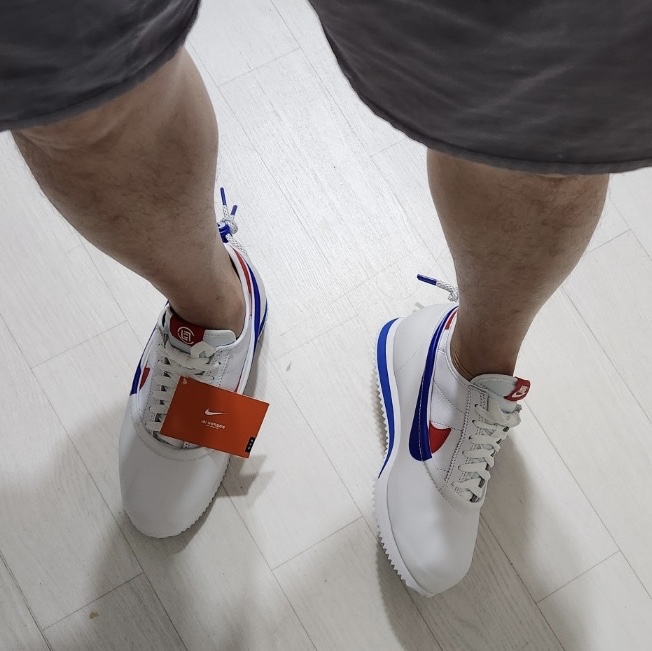 Nike x Clot Cortez SP White and Game Royal 착용 스타일 - 2