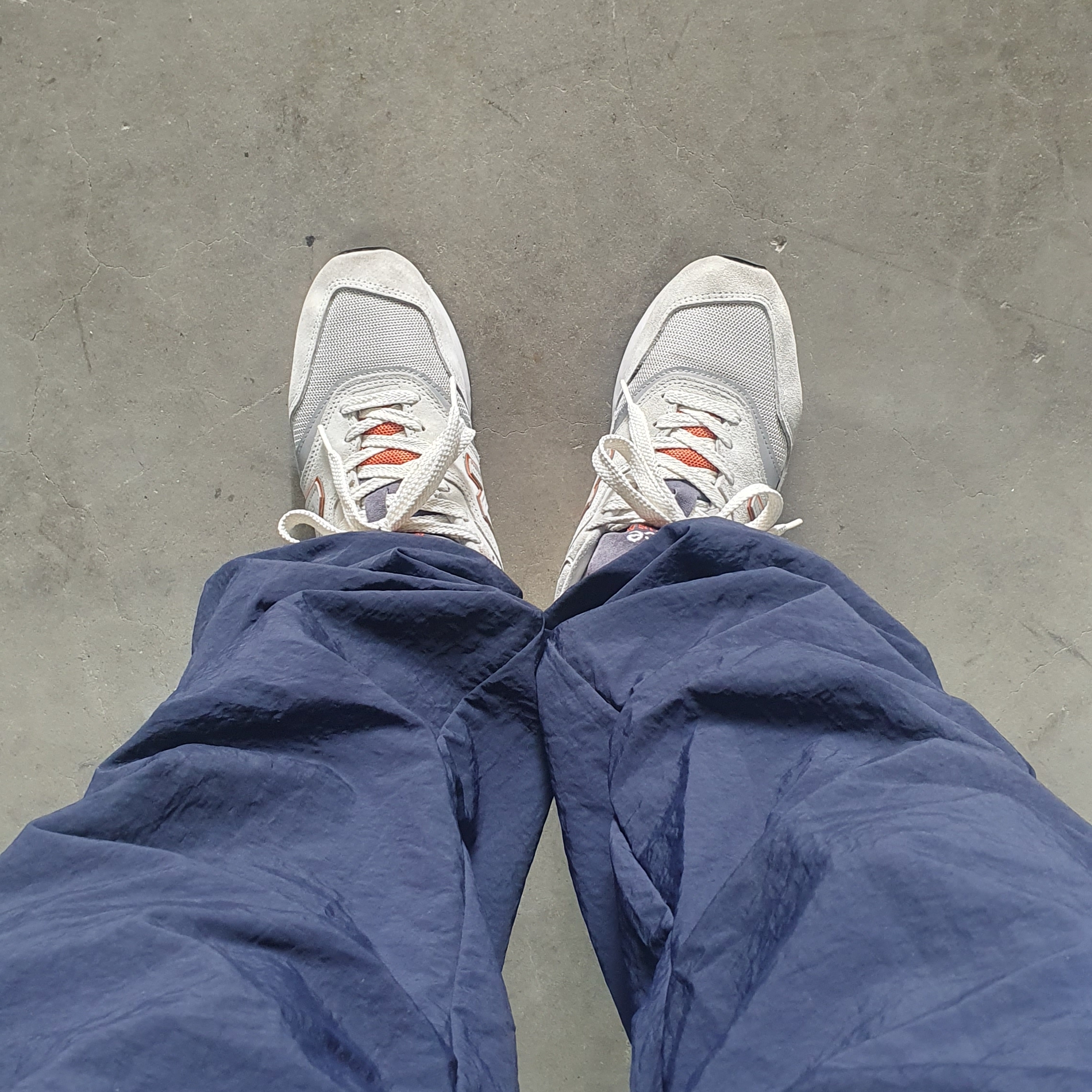 New Balance 997 Made in USA Explore by Sea Grey Orange 착용 스타일